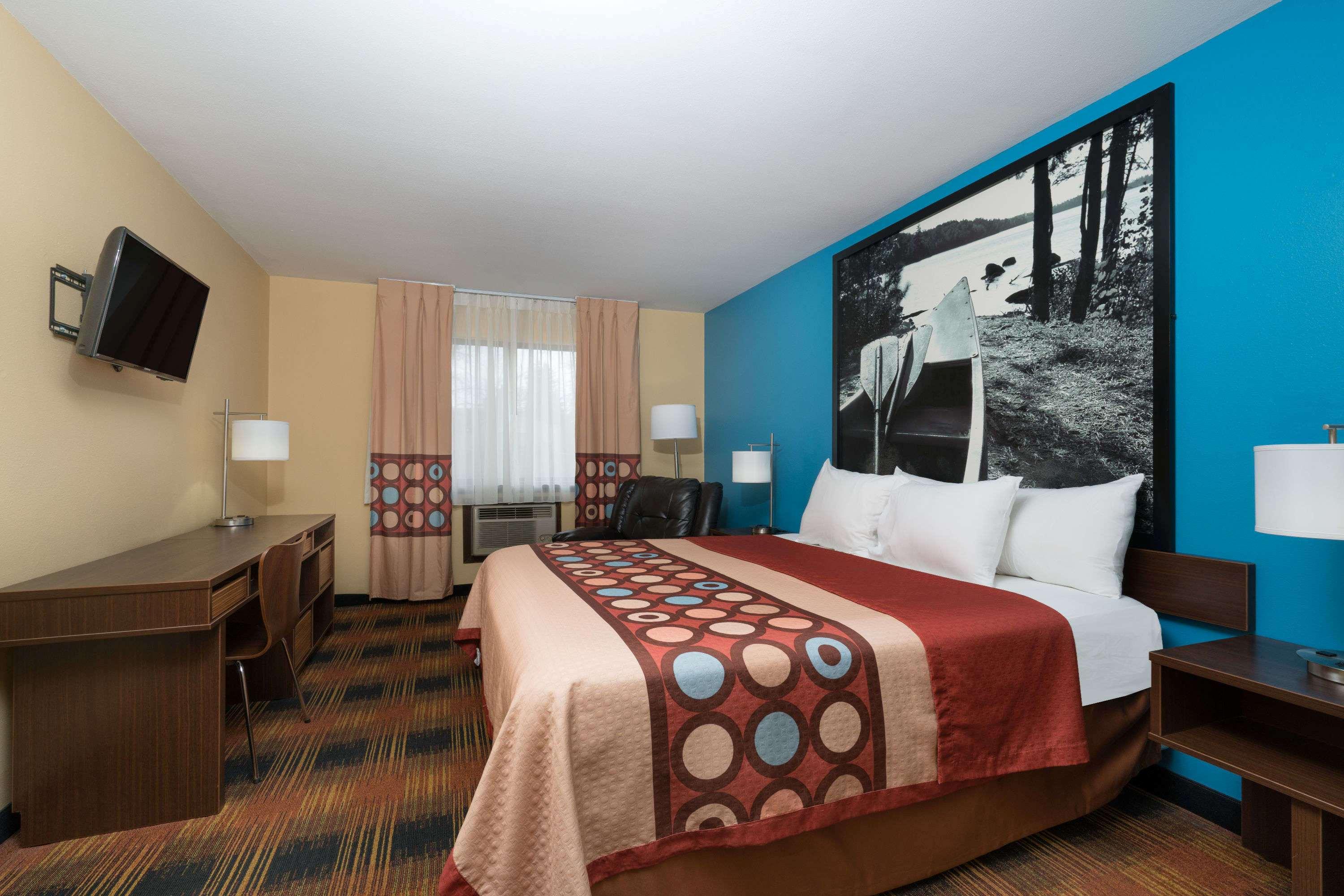 Super 8 by Wyndham Rochester Mayo Clinic Area — photo 4