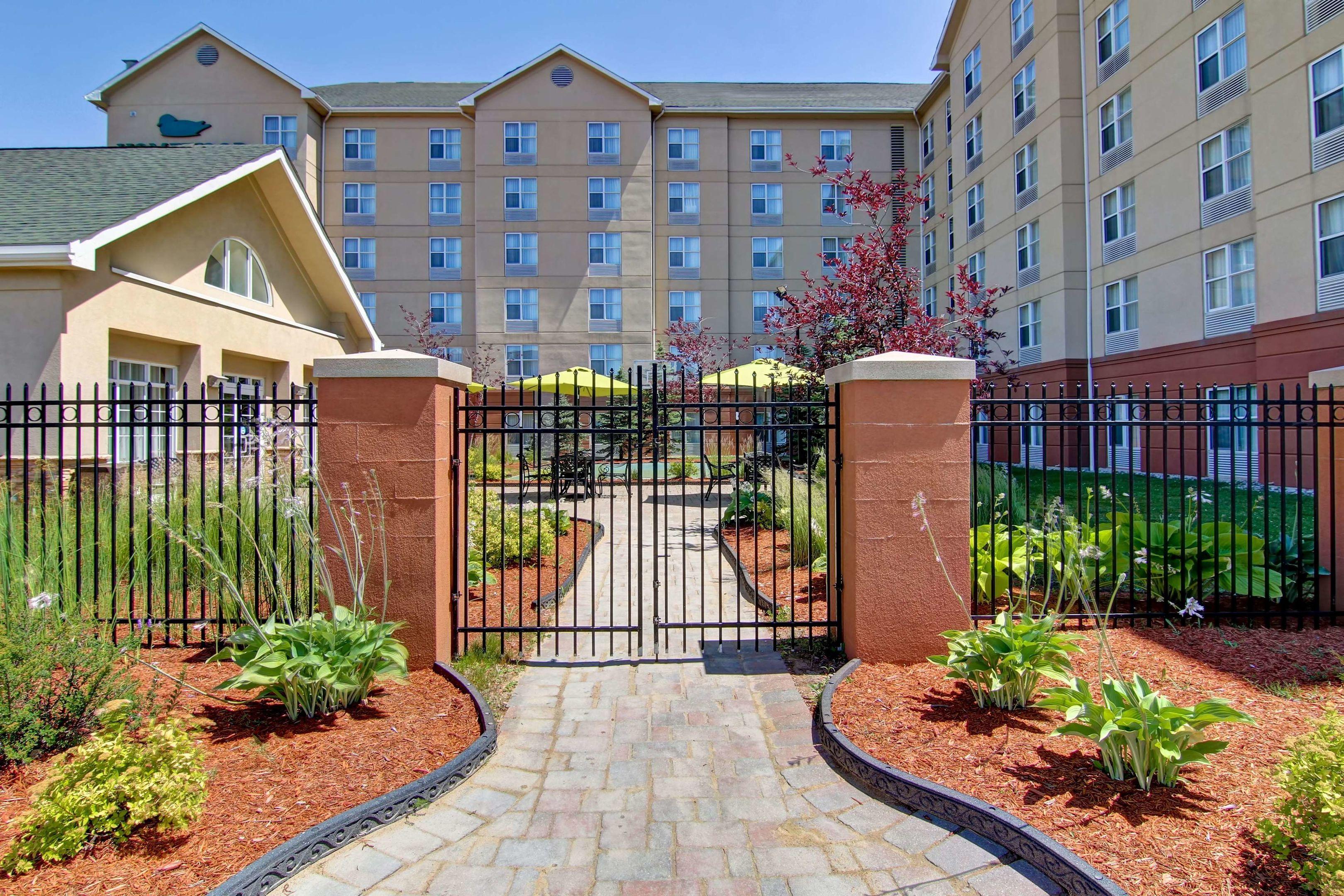 Homewood Suites Toronto-Mississauga — photo 5