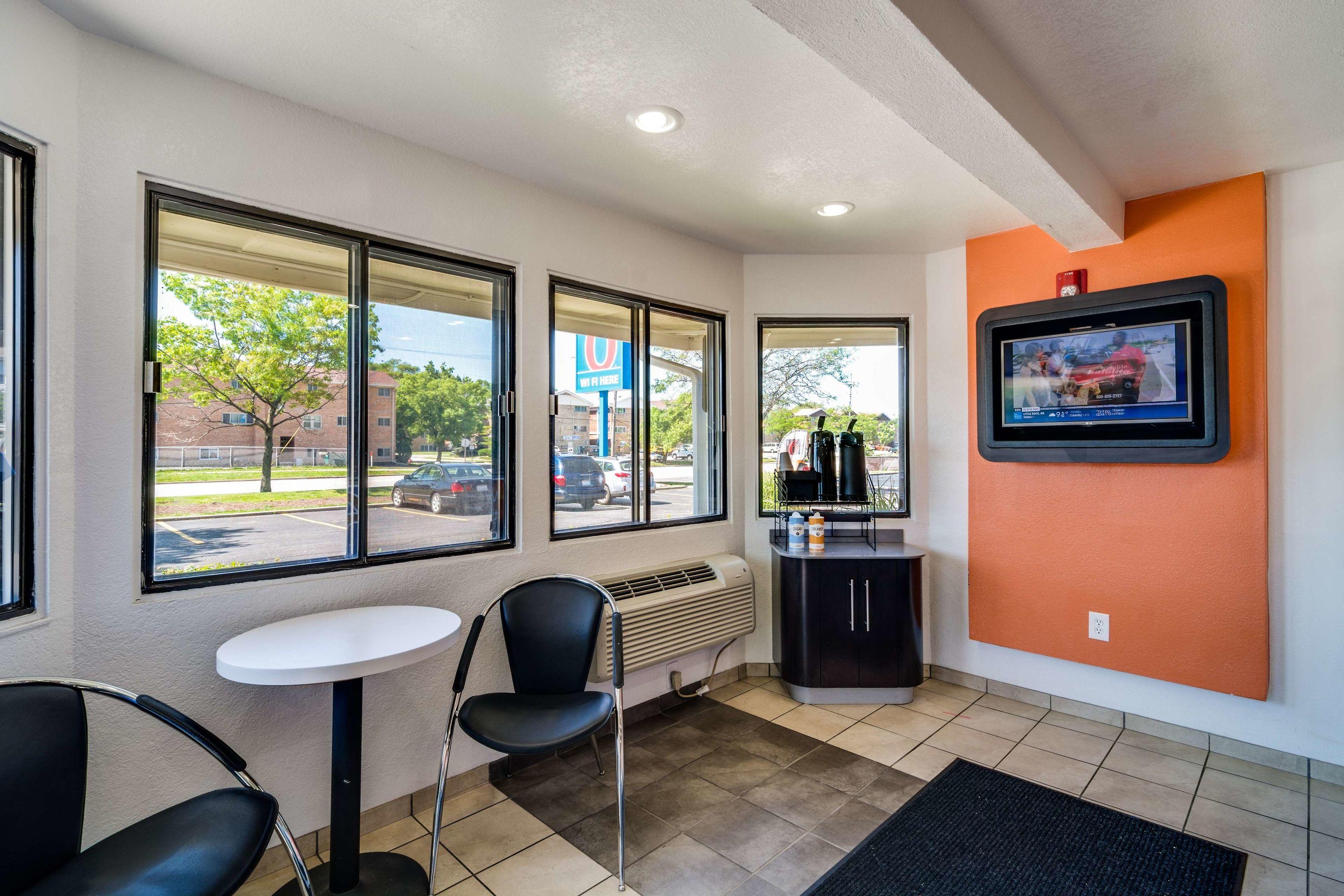 Motel 6 Chicago O'Hare - Schiller Park — photo 4