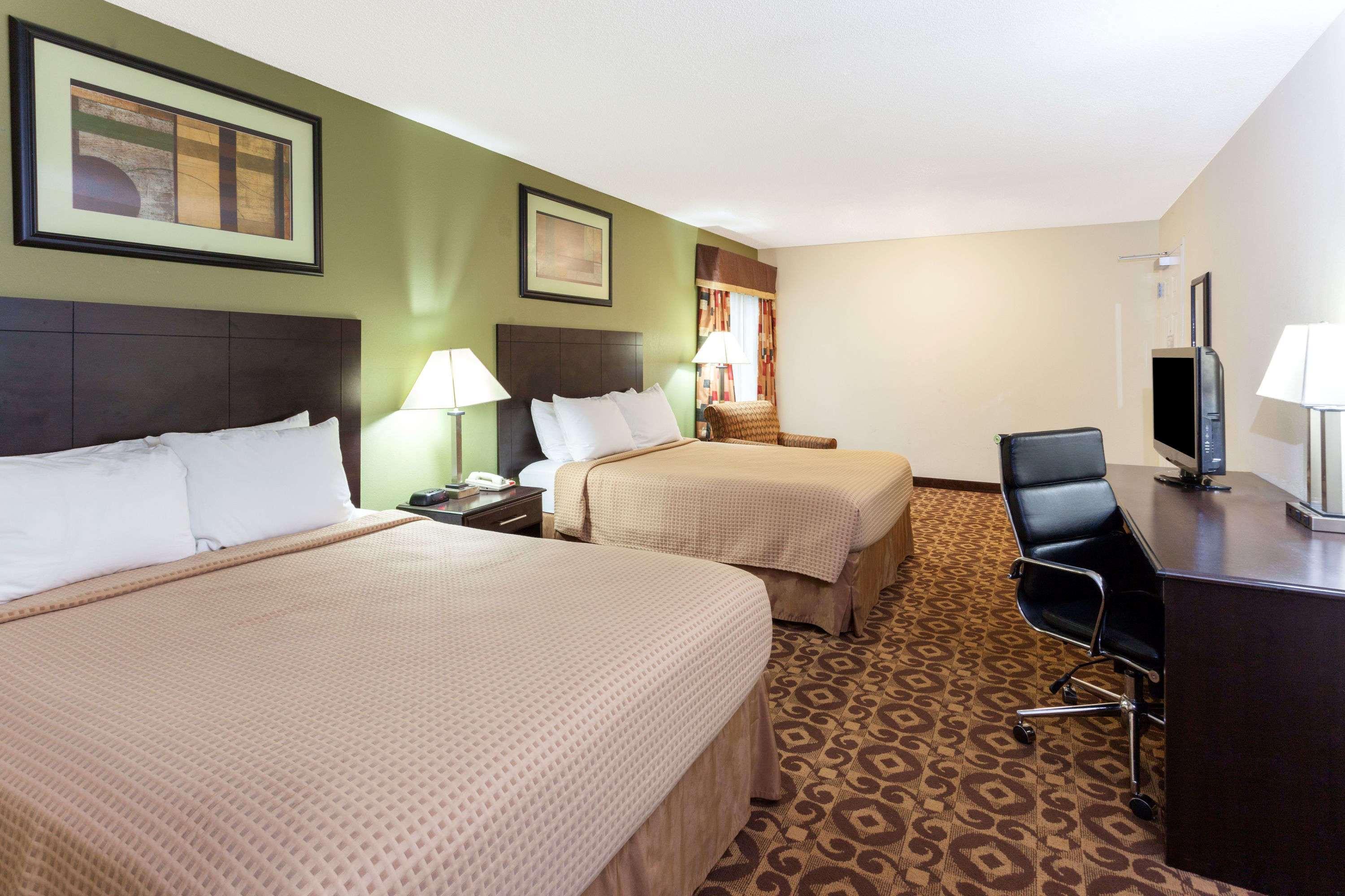 Super 8 by Wyndham Decatur/Dntn/Atlanta Area — photo 5