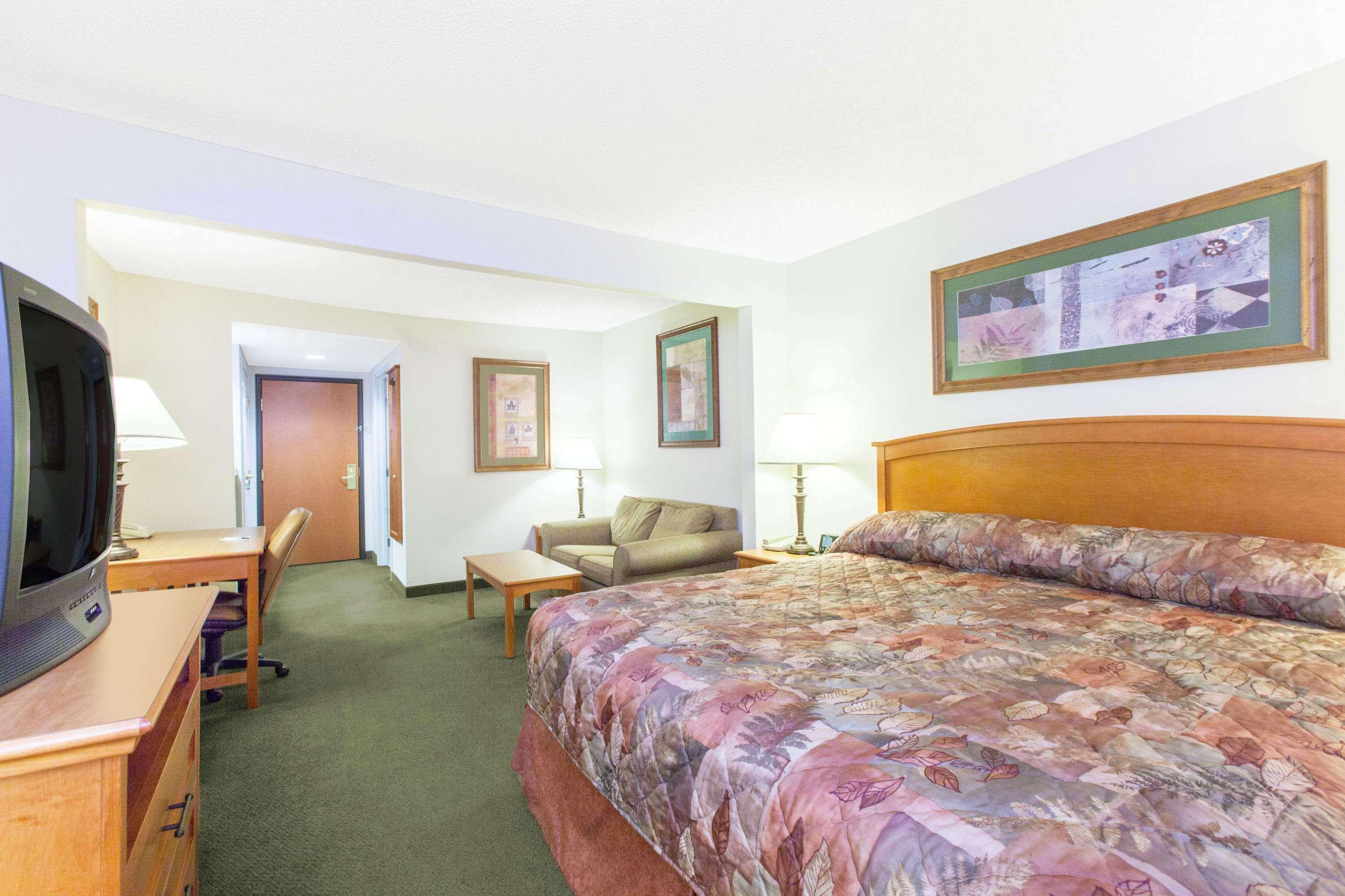 Wingate by Wyndham Bentonville — photo 4