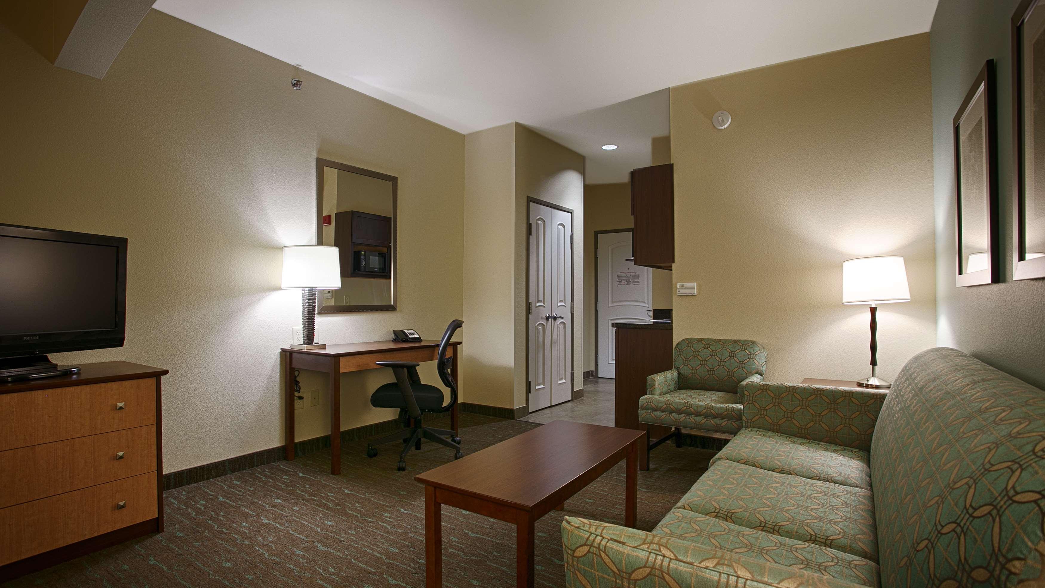 Best Western Plus Texarkana Inn & Suites — photo 4