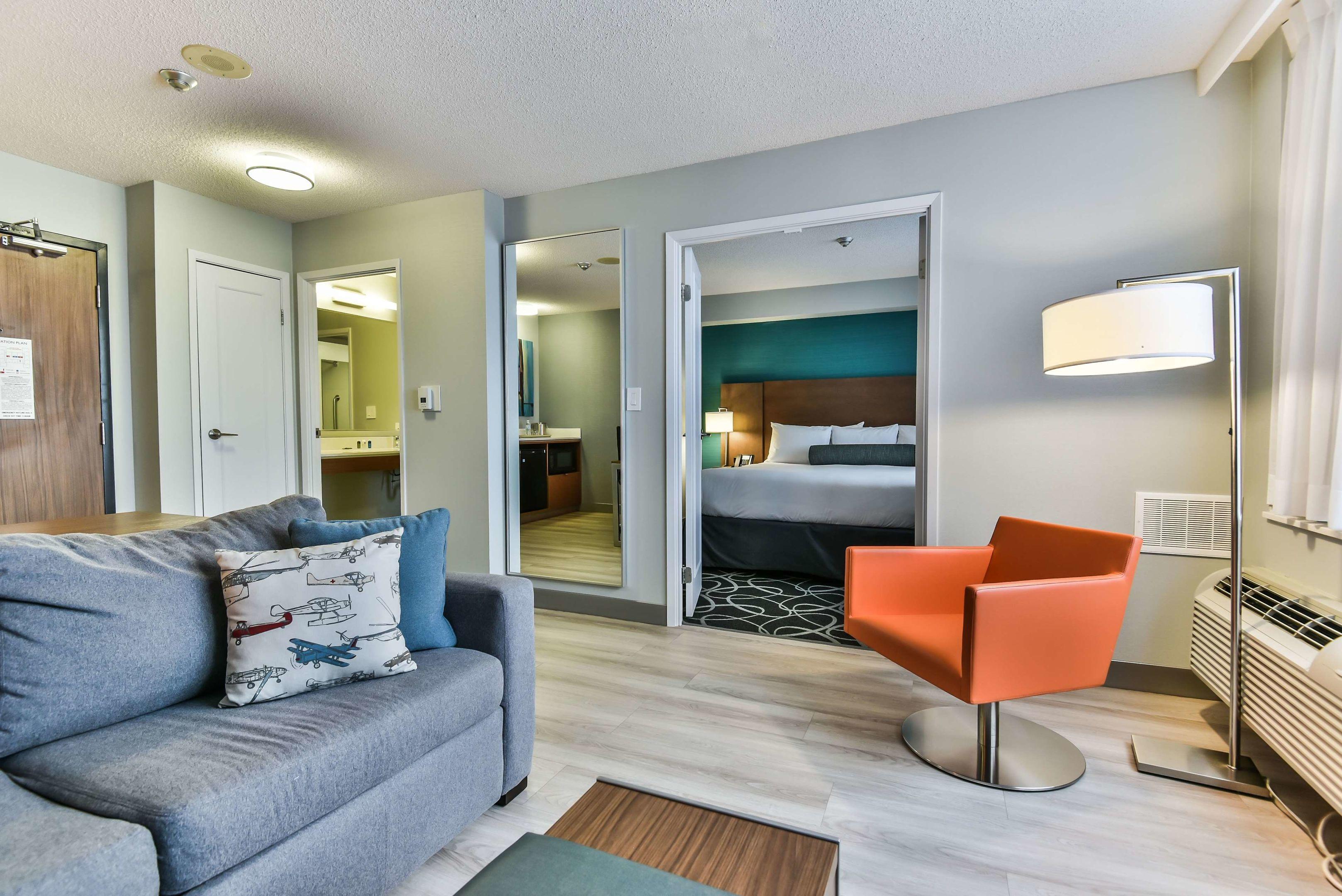 Radisson Suite Toronto Airport — photo 4