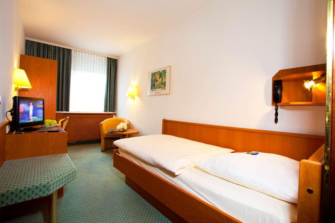 Centro Hotel Norderstedter Hof — photo 4