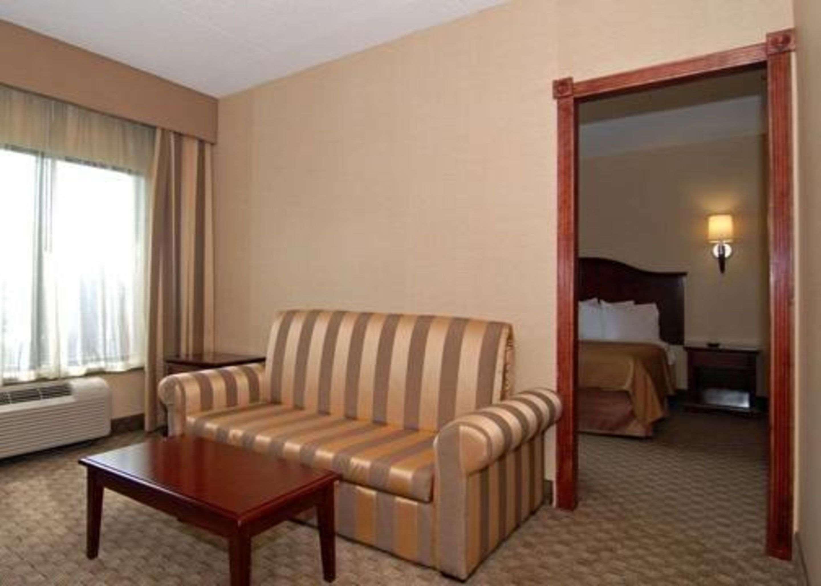 Quality Inn & Suites Bensalem — photo 4