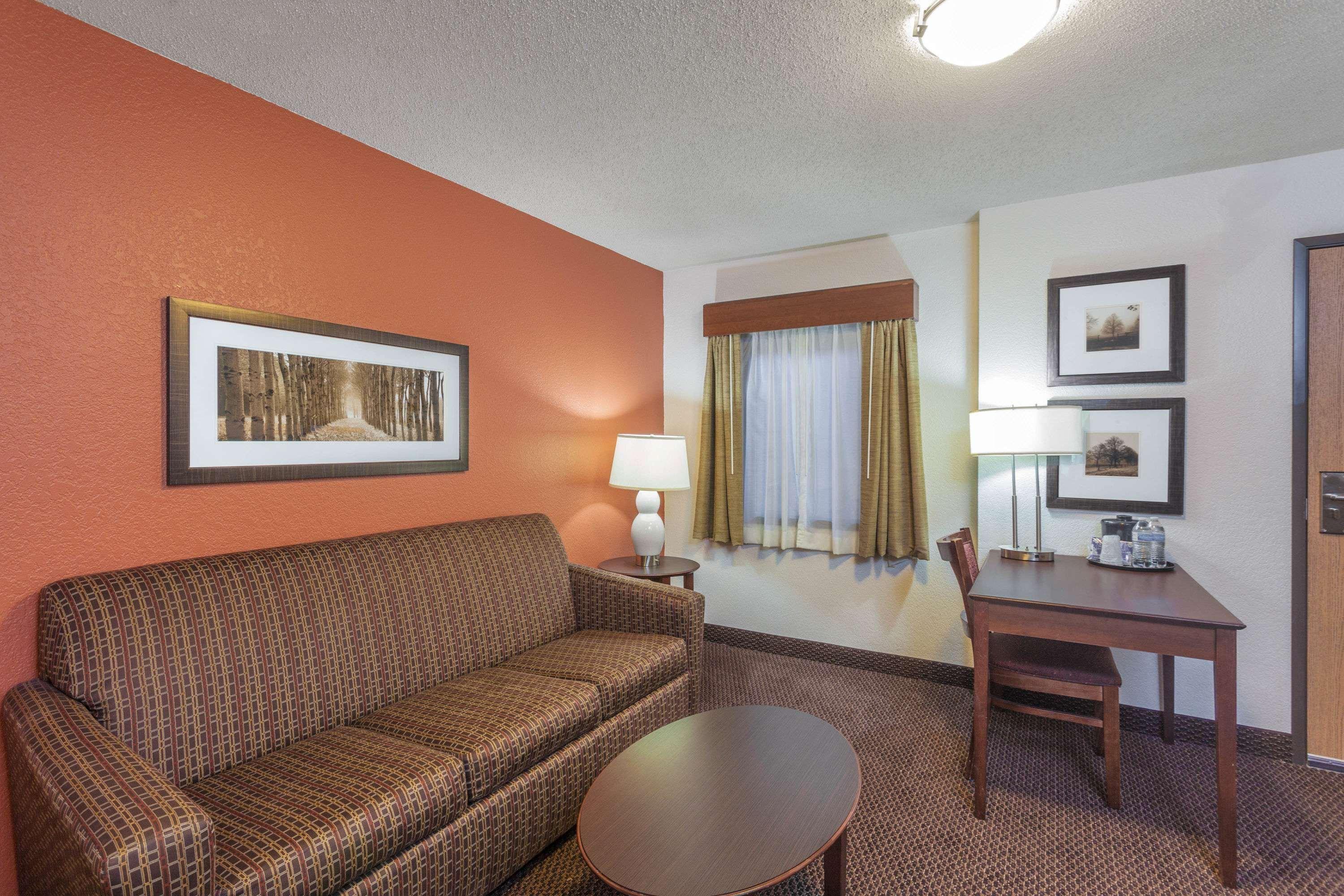 AmericInn Lodge & Suites White Bear Lake — photo 5