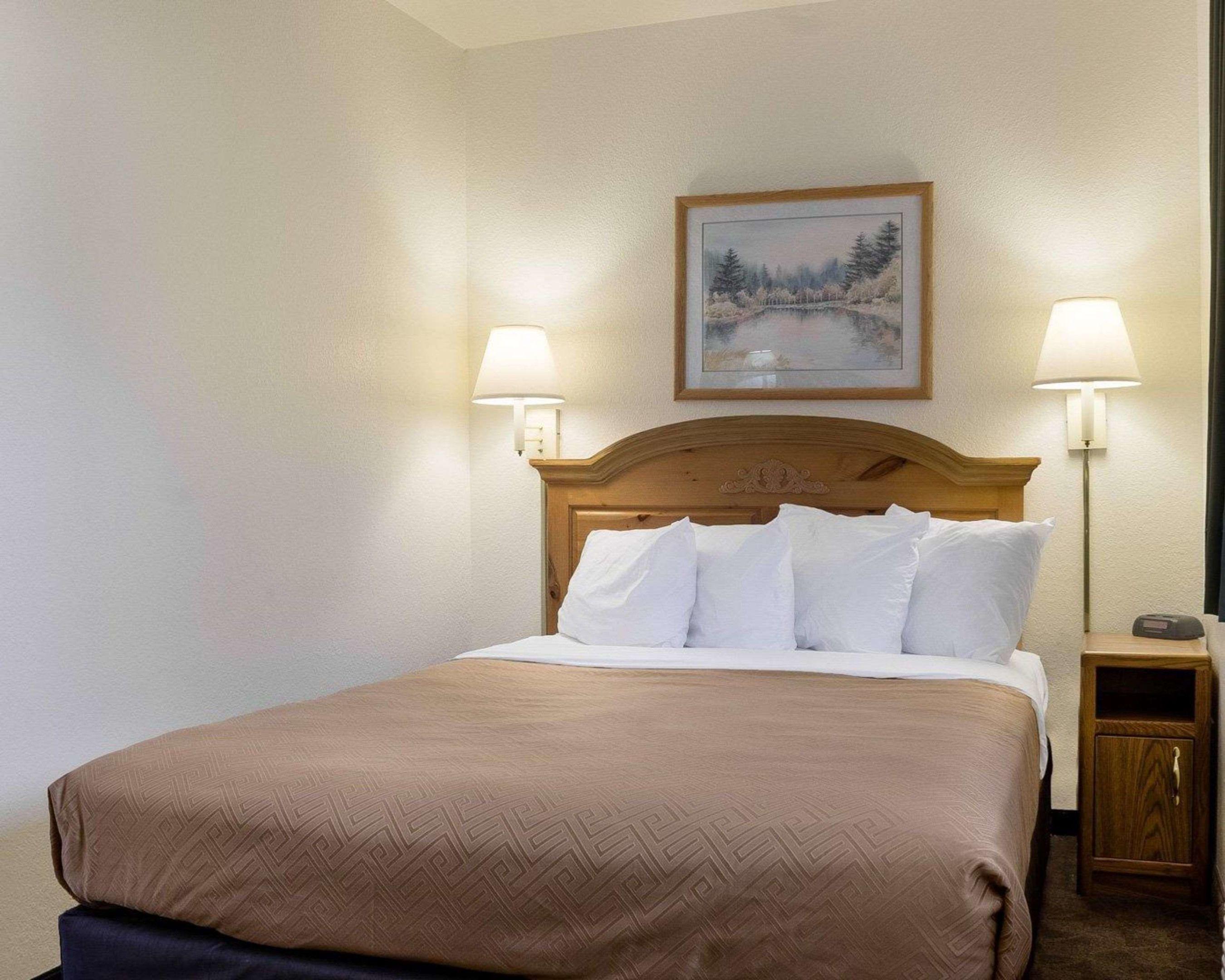 Rodeway Inn Near Mt. Rushmore Memorial — photo 5