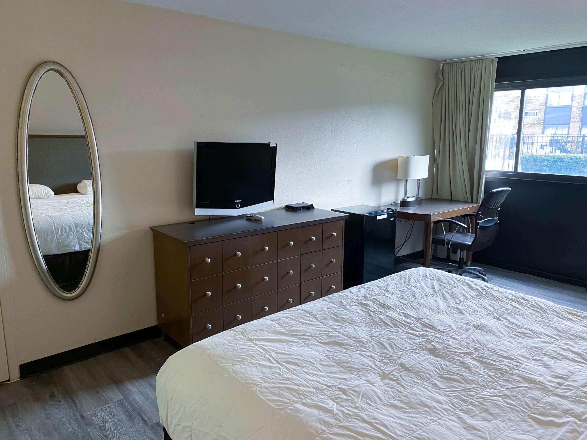 Motel 6 Rochester Airport — photo 5