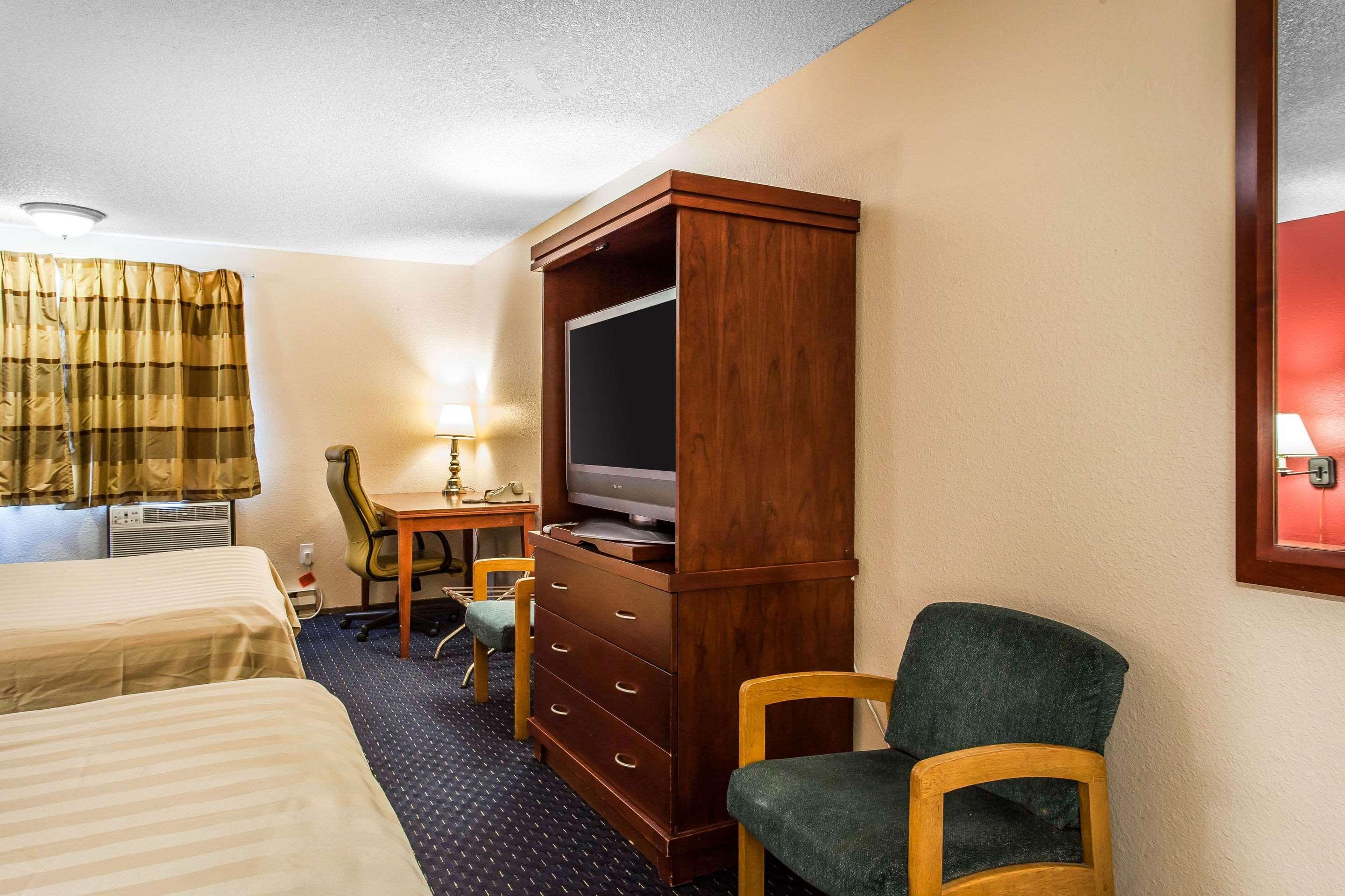 Rodeway Inn — photo 5