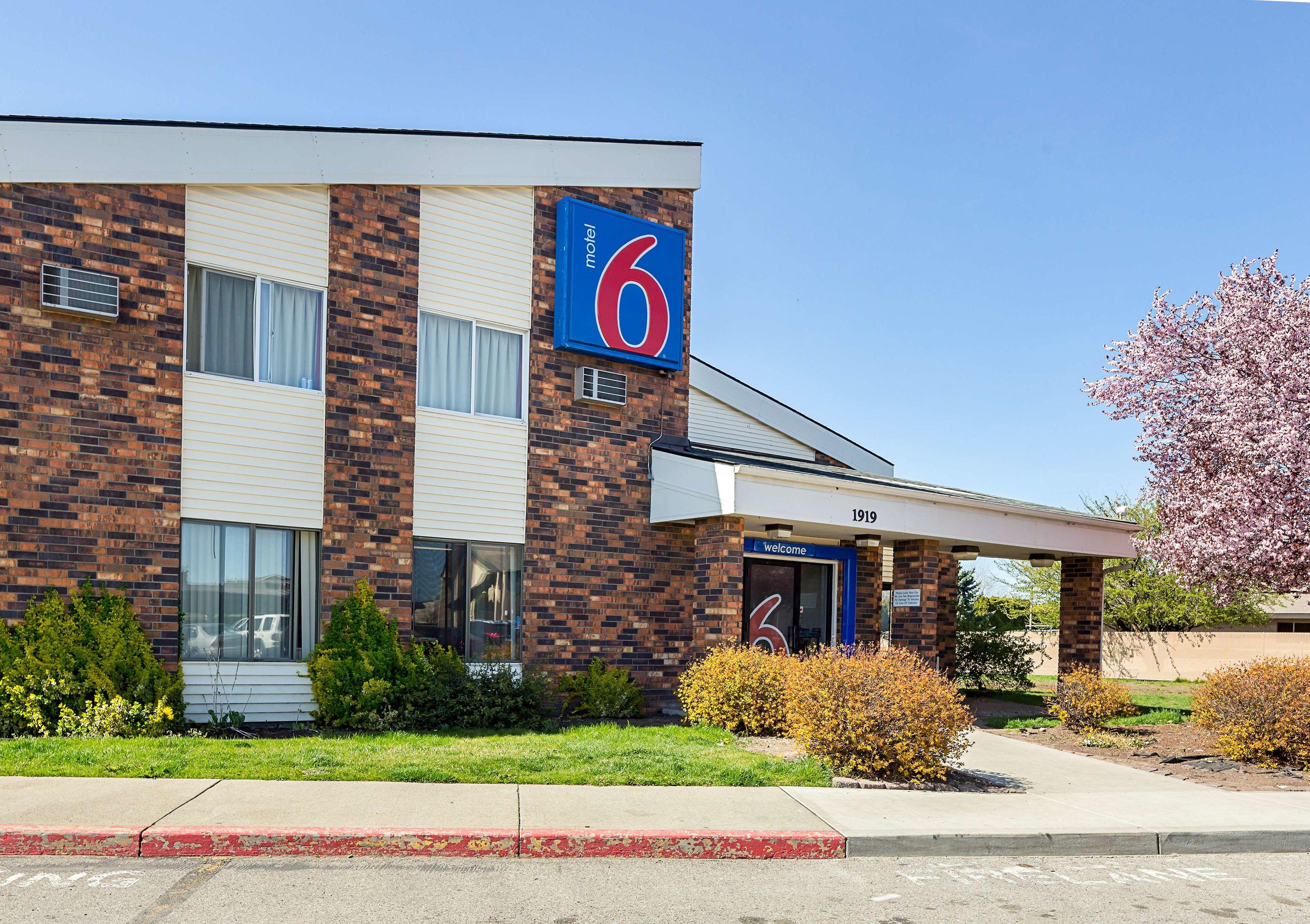 Motel 6 Spokane East — photo 5