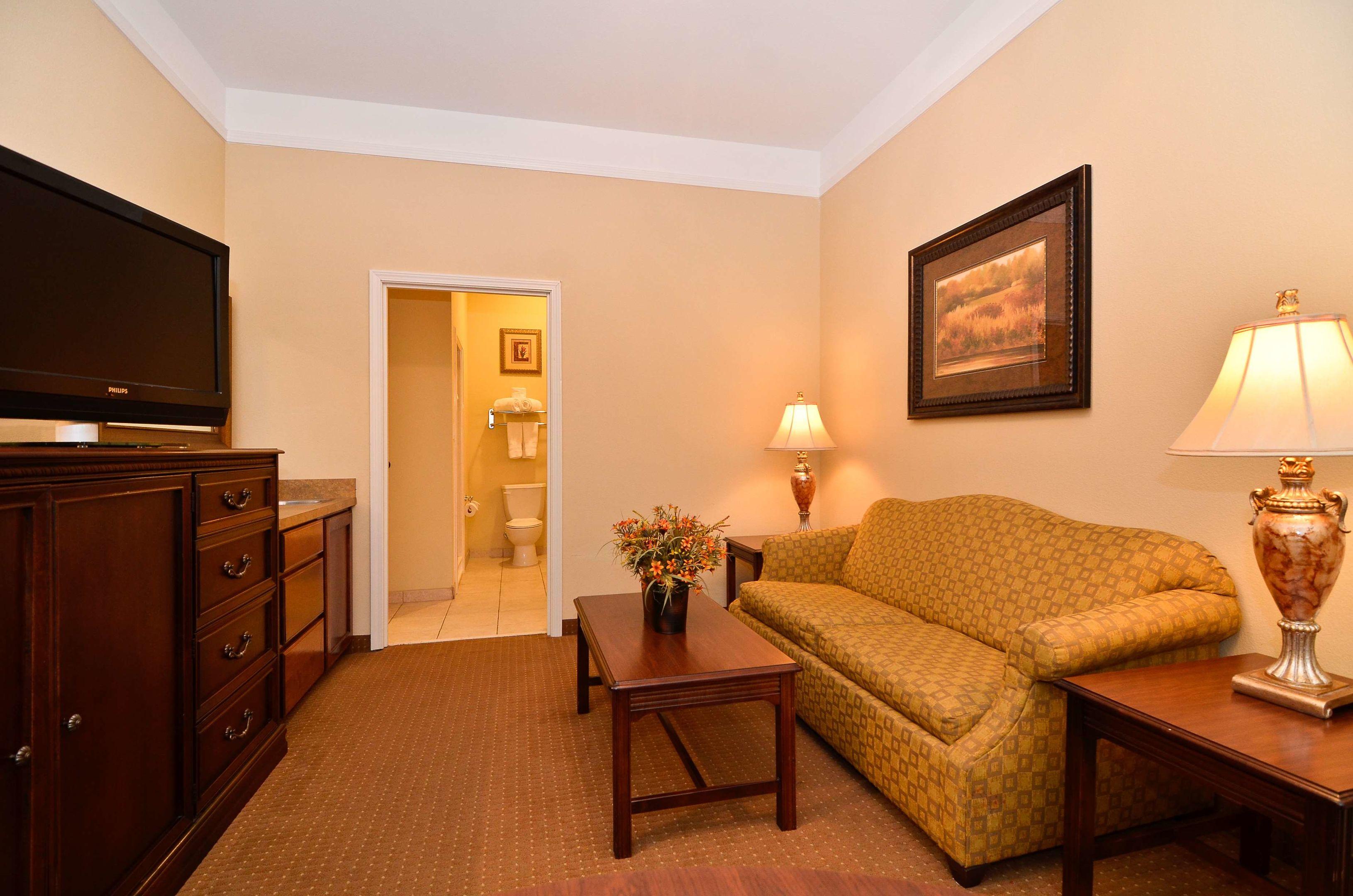 Best Western Plus Monica Royale Inn & Suites — photo 5