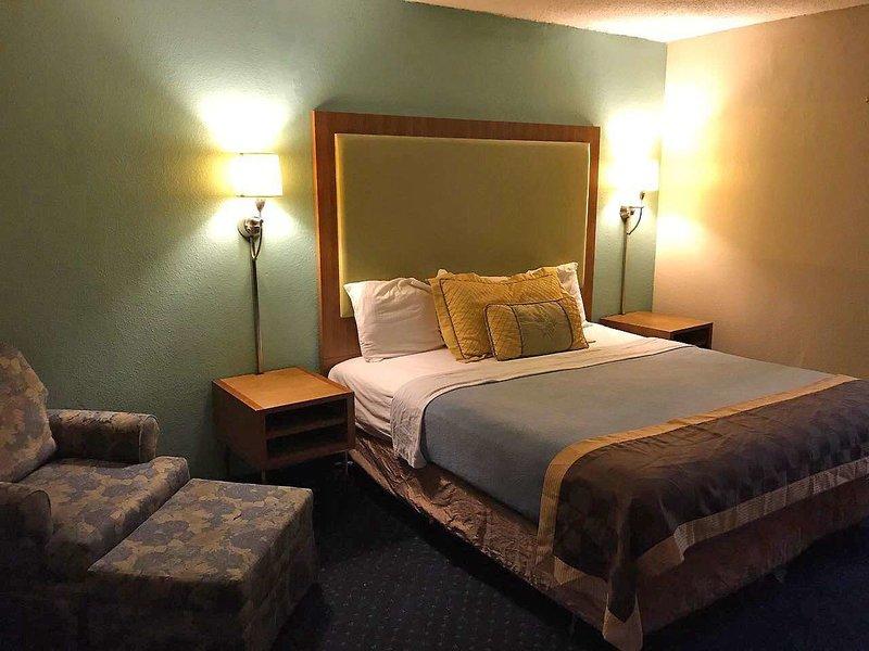 Americas Best Value Inn & Suites — photo 4