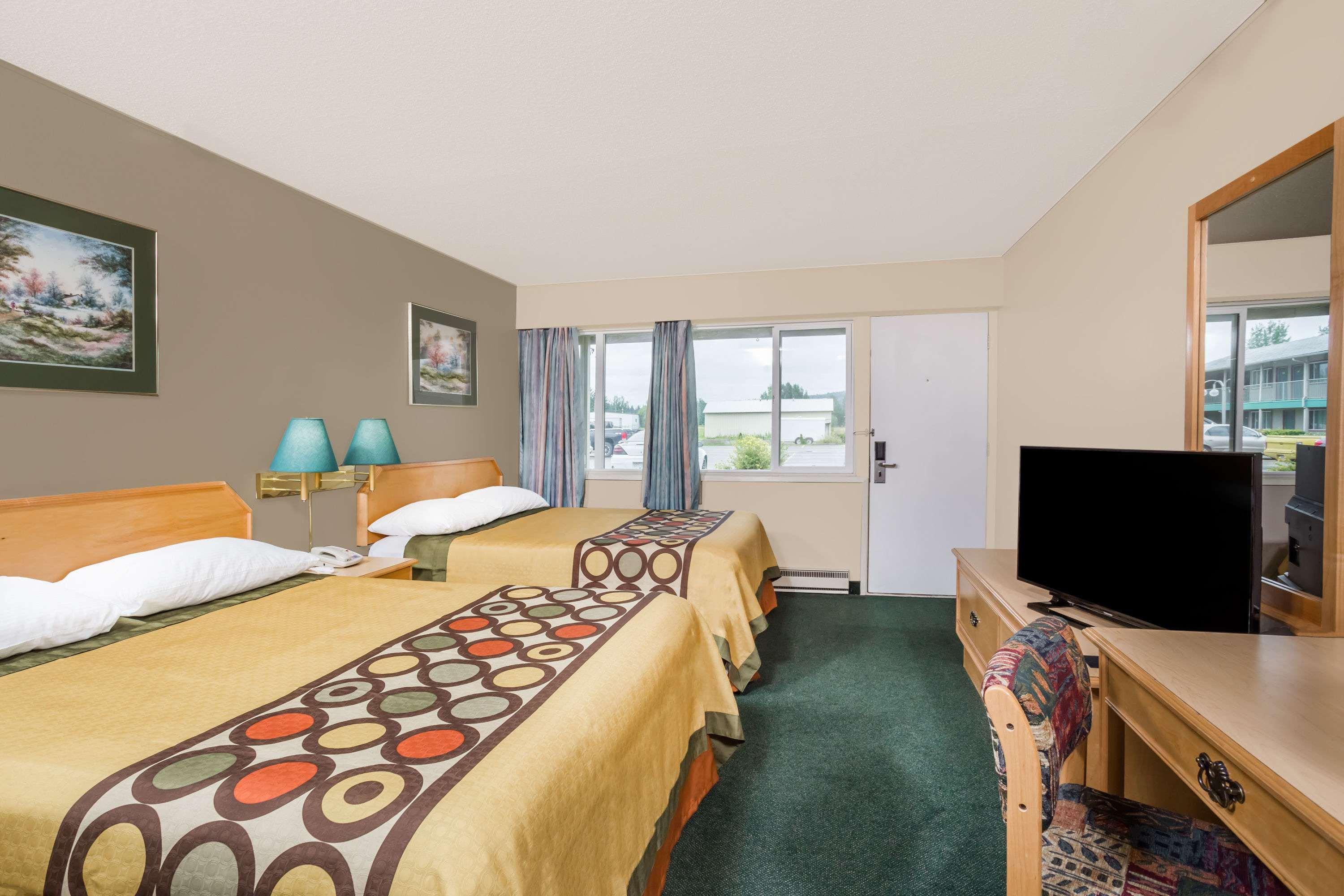 Super 8 by Wyndham Quesnel BC — photo 4