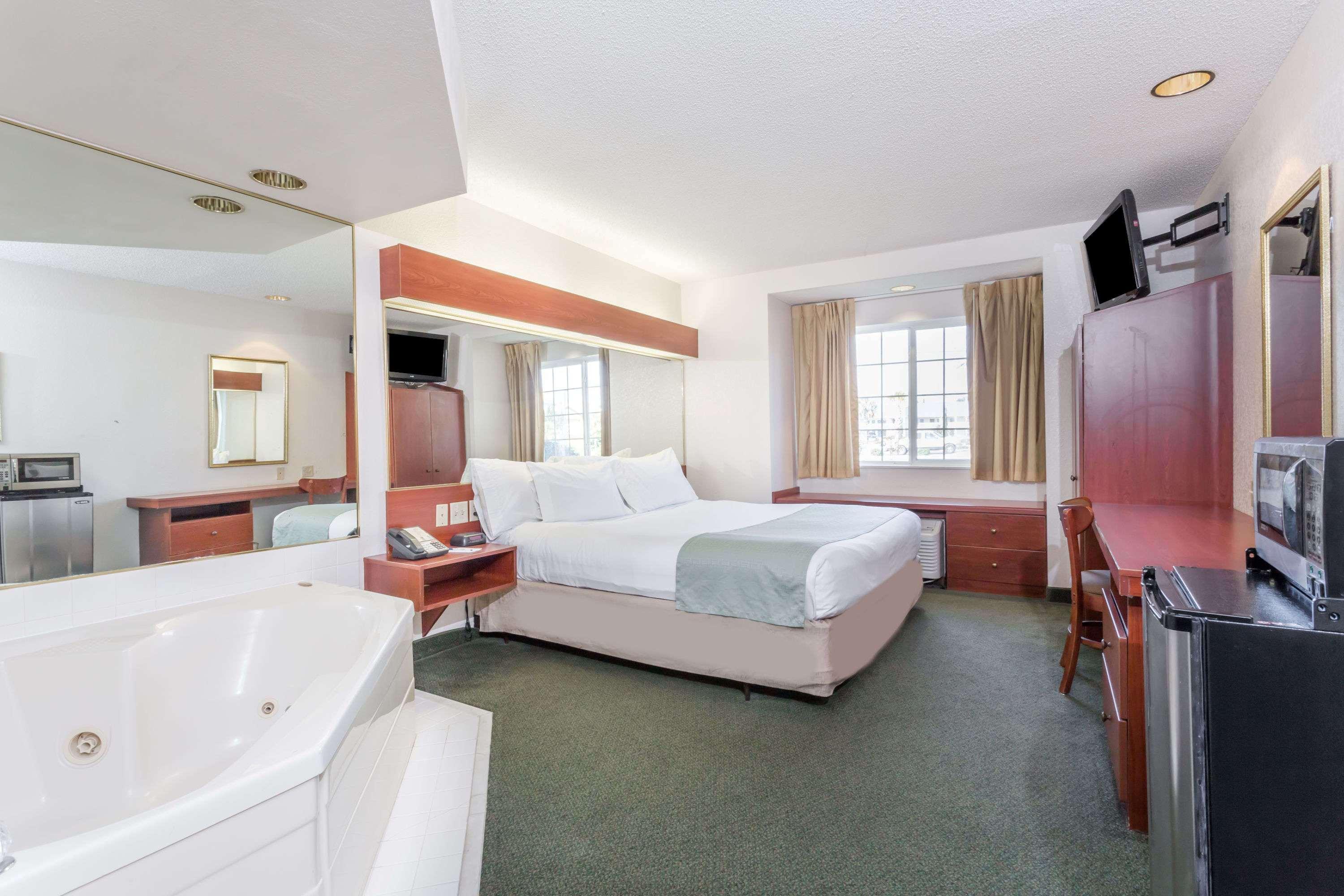 Microtel Inn & Suites by Wyndham Marianna — photo 5
