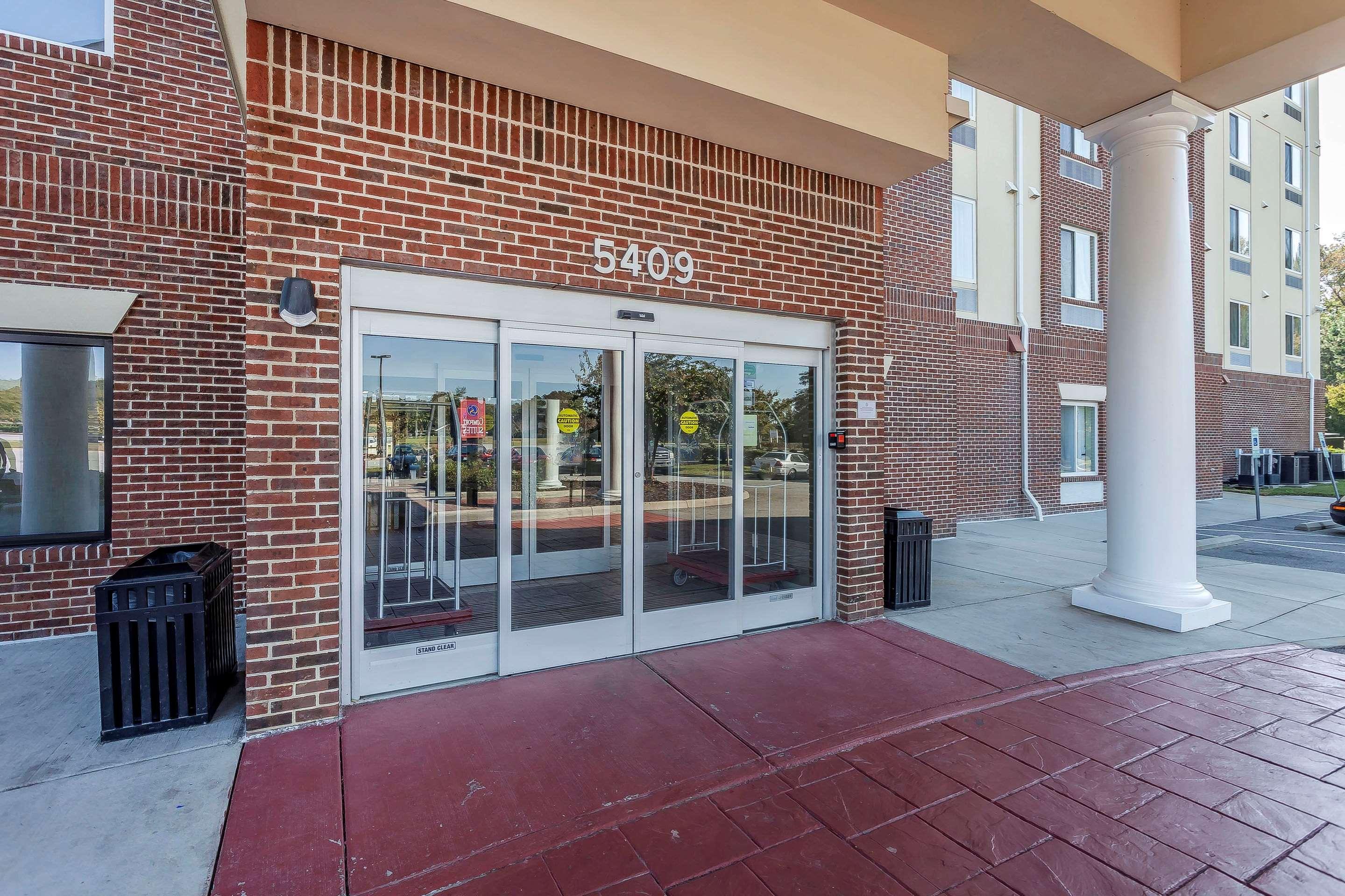Comfort Suites Near Joint Forces — photo 4