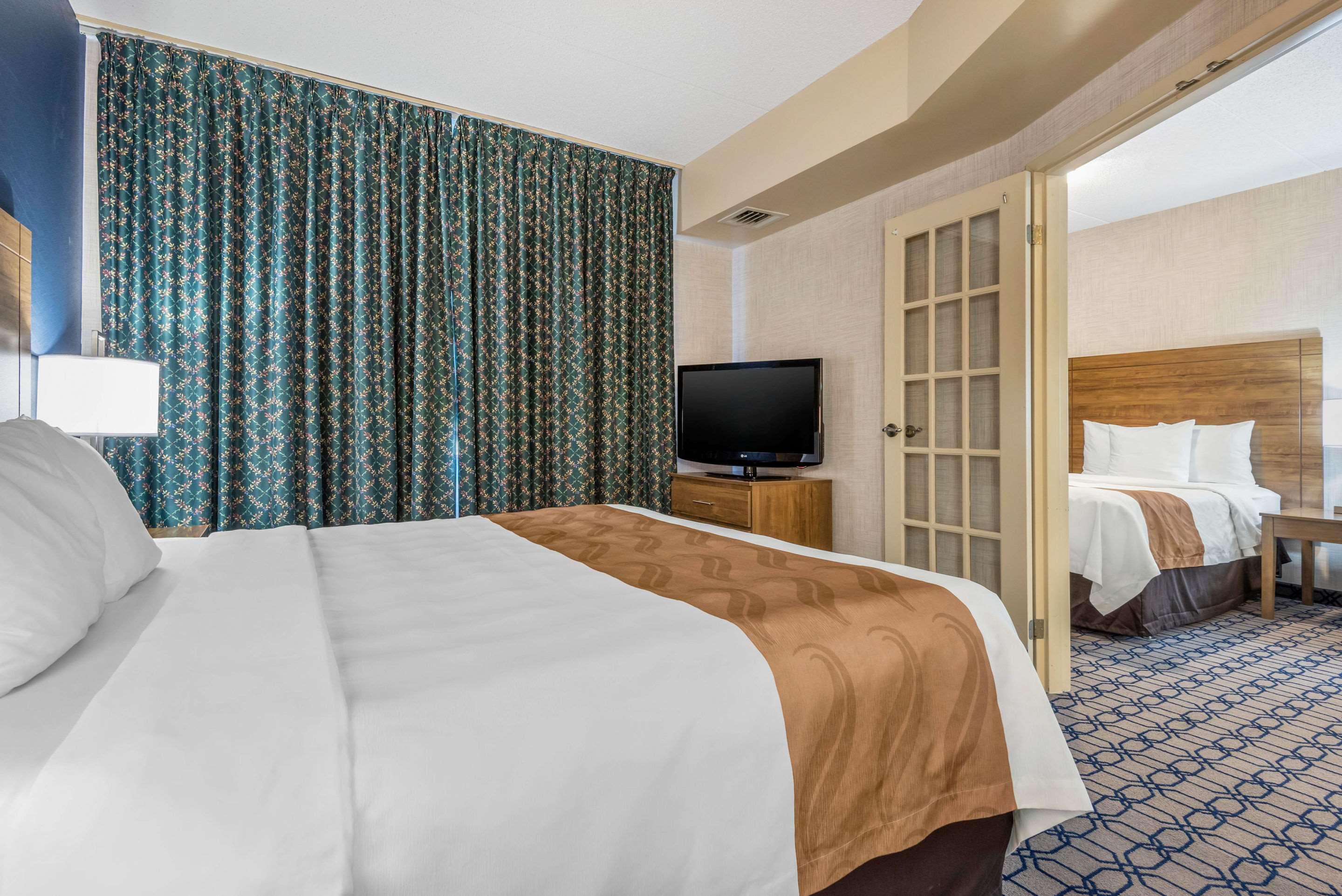 Quality Suites Whitby — photo 3