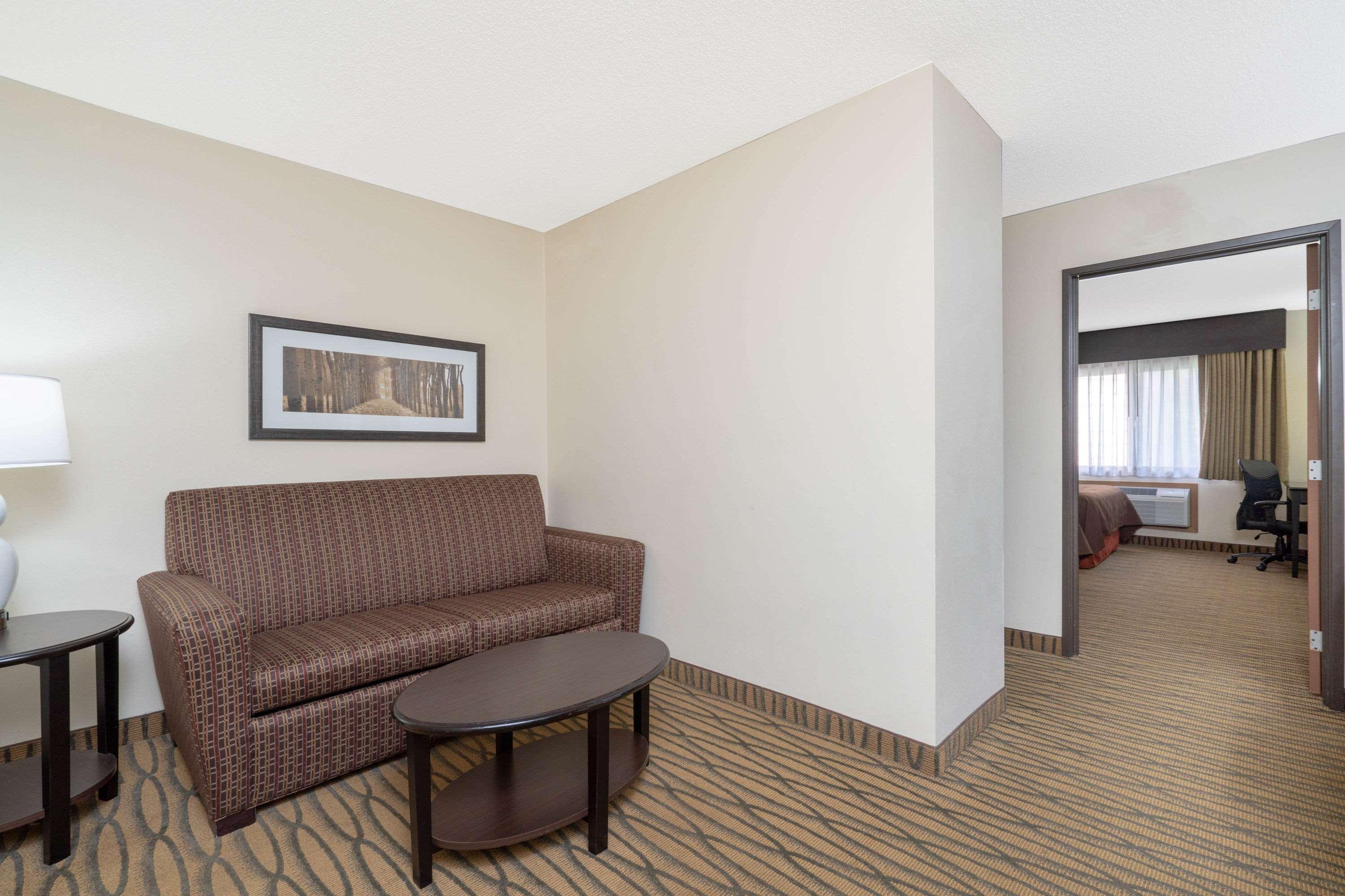 AmericInn by Wyndham Rogers — photo 4
