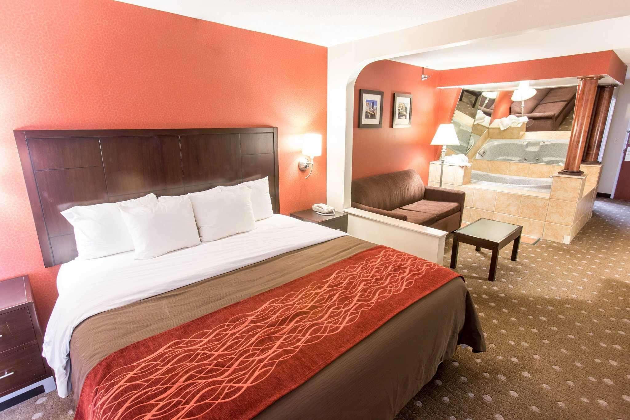 Comfort Inn Pittsburgh / Steubenville Pike — photo 4