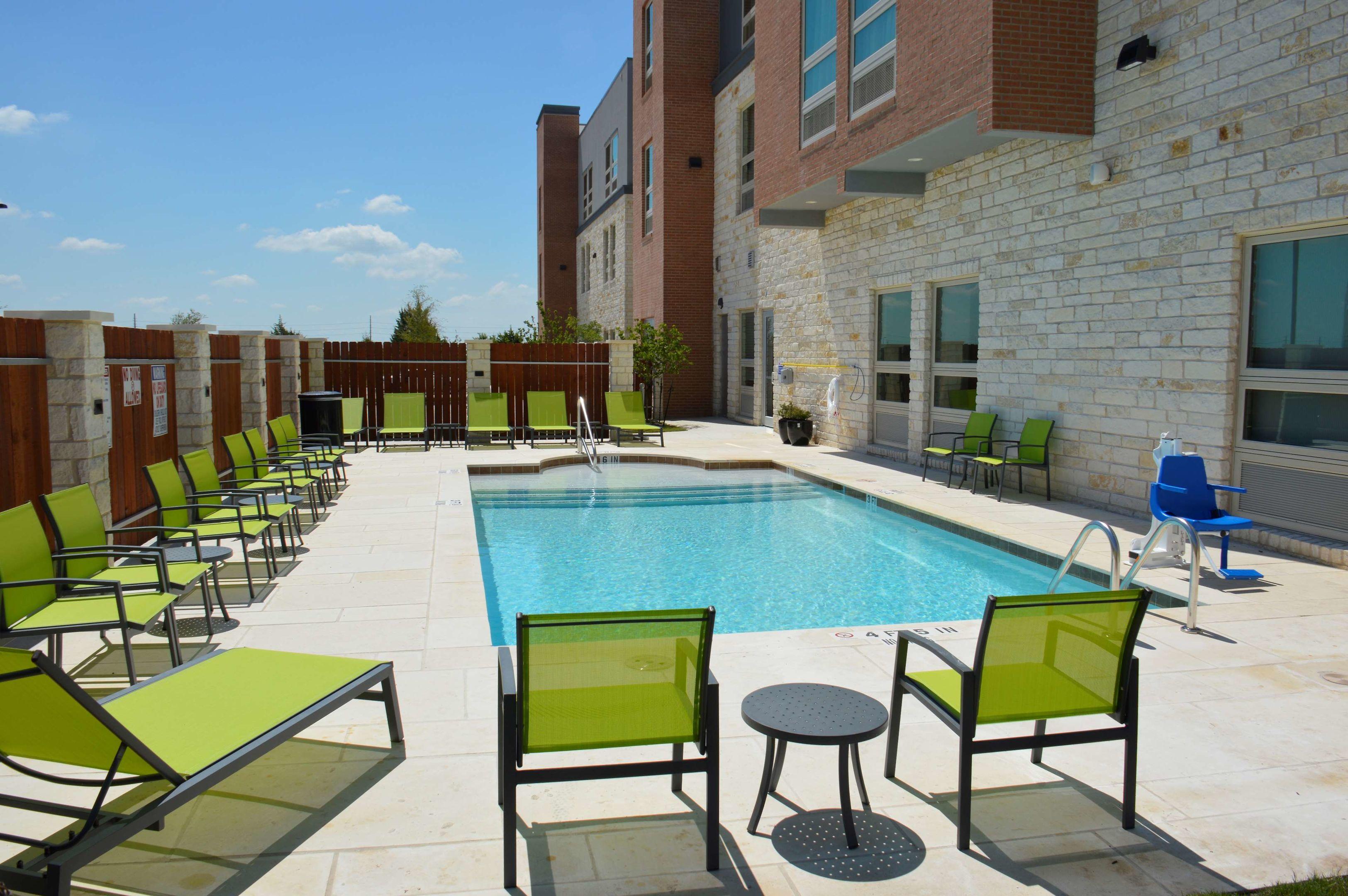 Best Western Plus Pflugerville Inn & Suites — photo 4