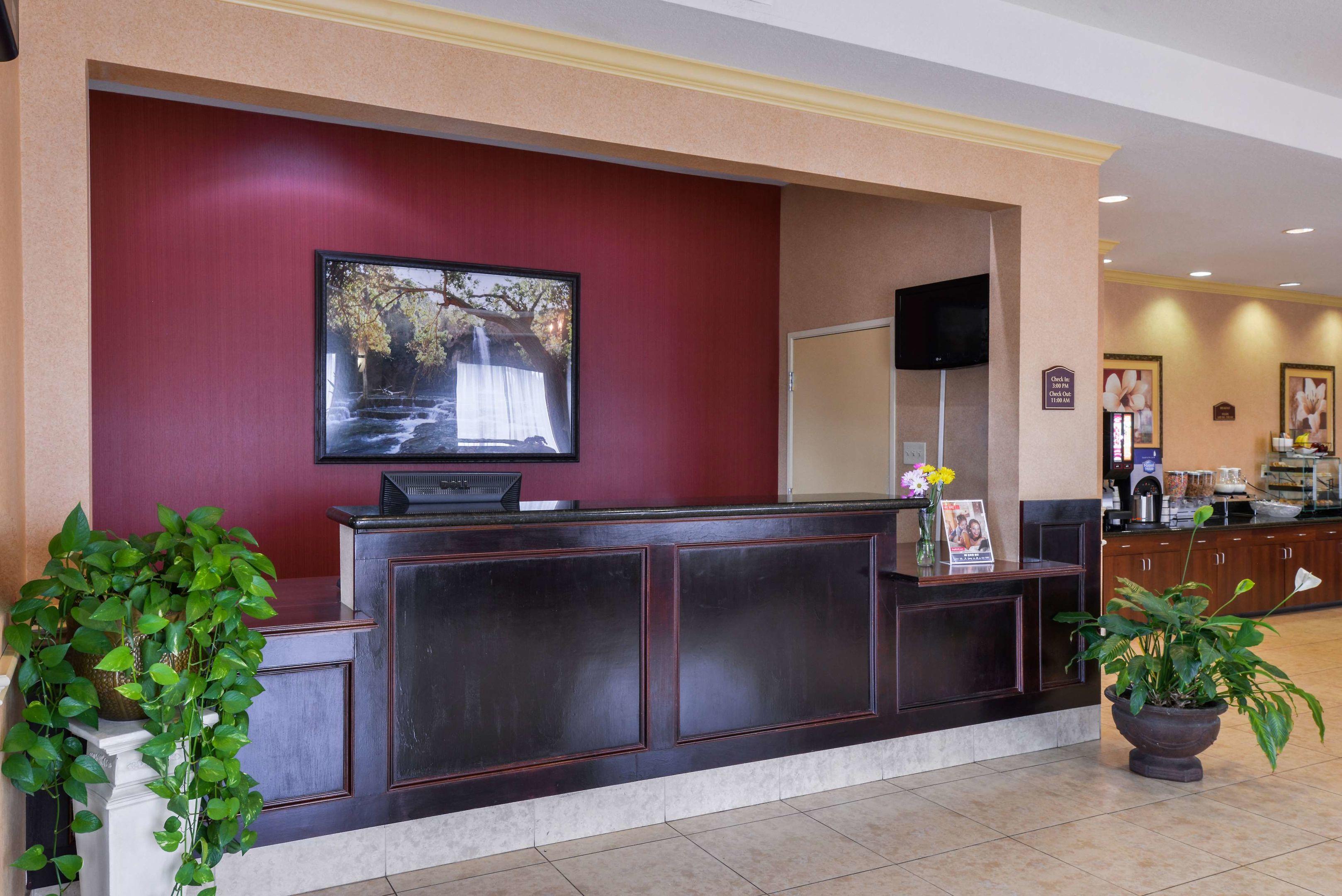 Americas Best Value Inn & Suites Livingston — photo 5