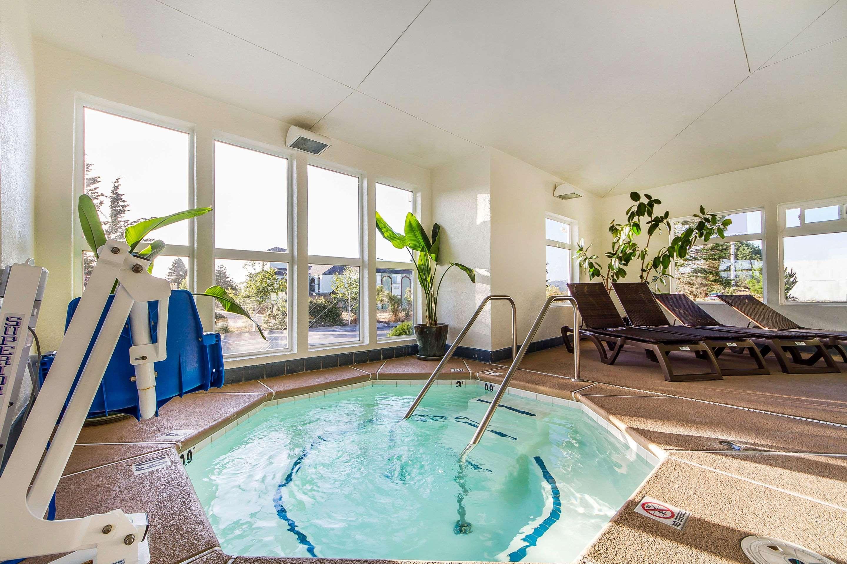 Comfort Inn & Suites Redwood Country — photo 3