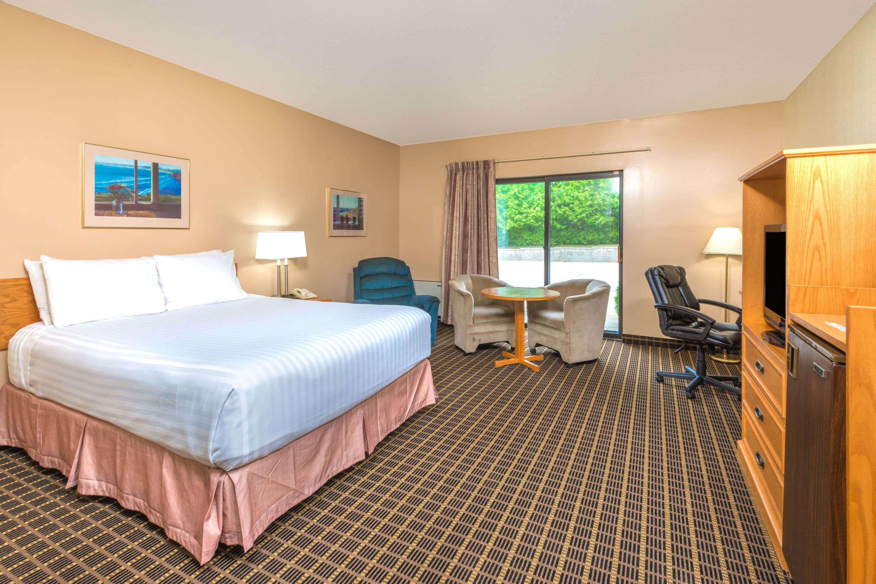 Howard Johnson Tillsonburg — photo 4