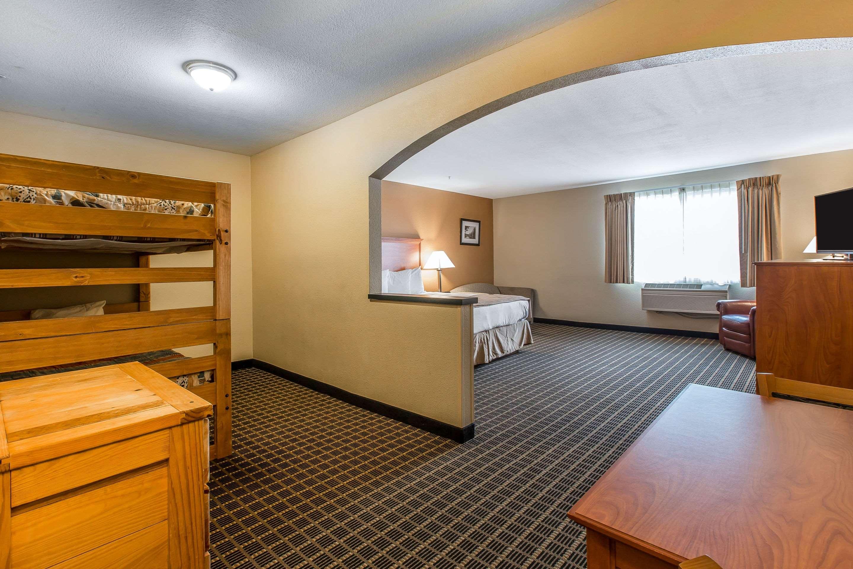 Quality Inn & Suites on the River — photo 4