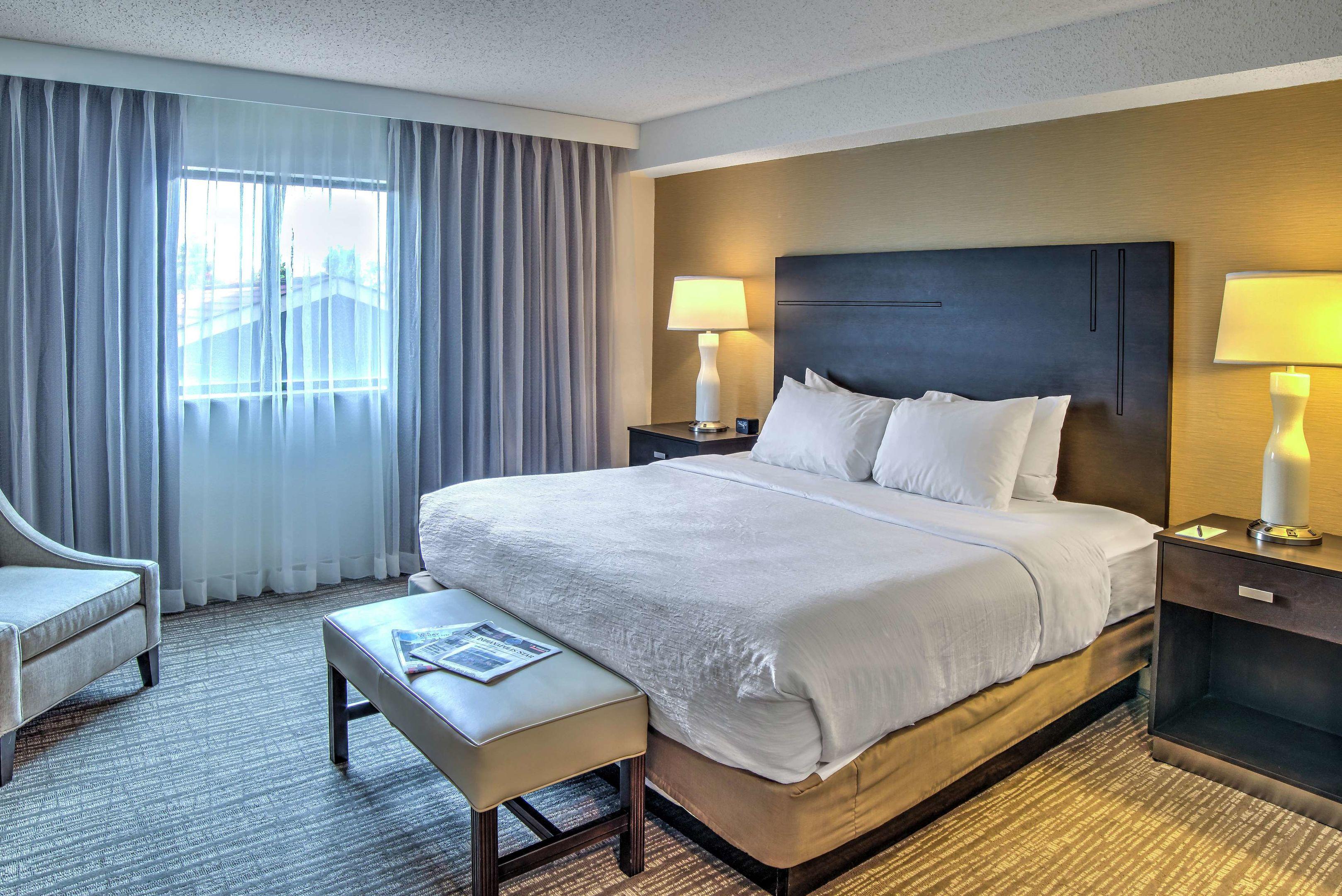Embassy Suites by Hilton Indianapolis North — photo 4