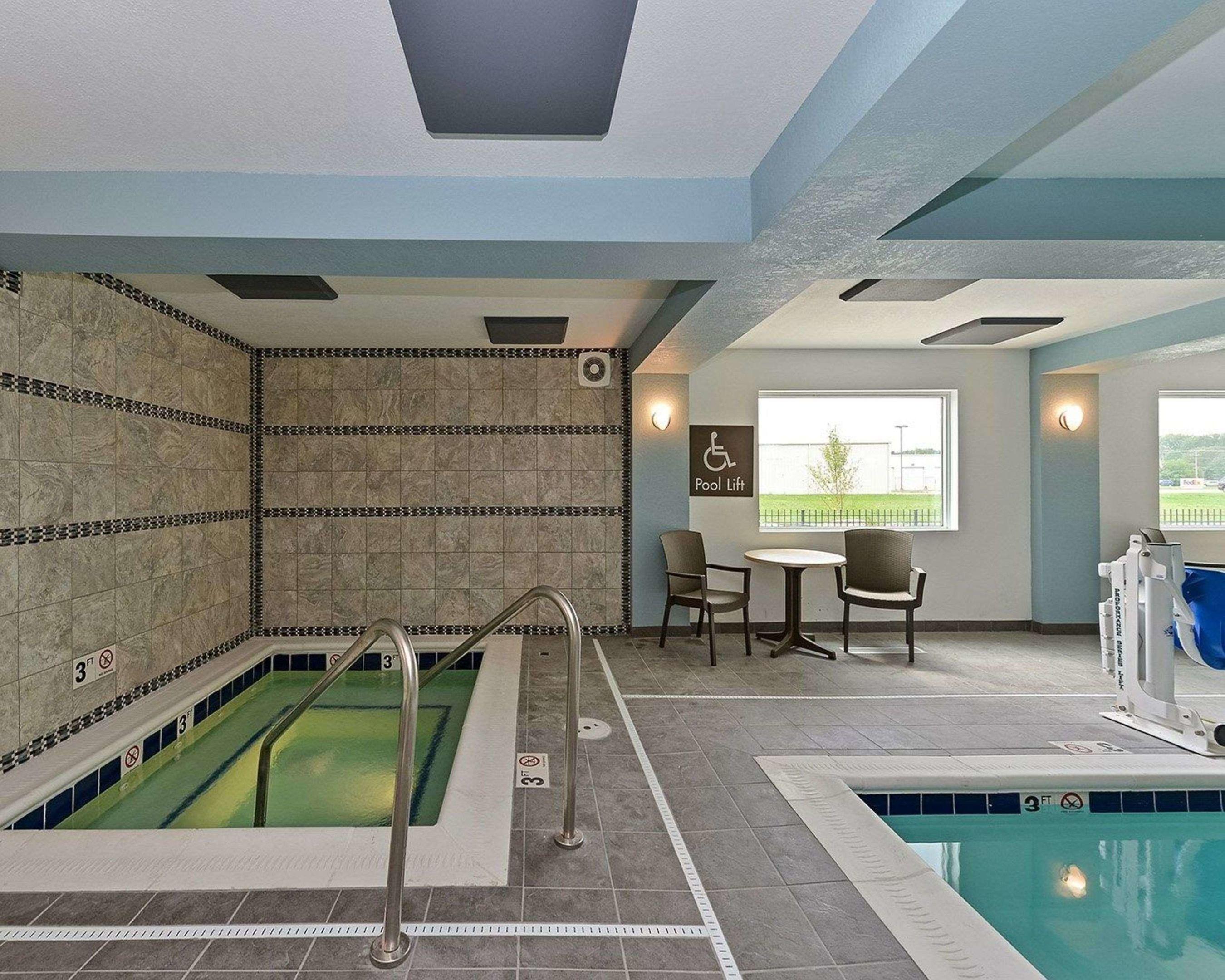 Comfort Inn & Suites Springfield — photo 4