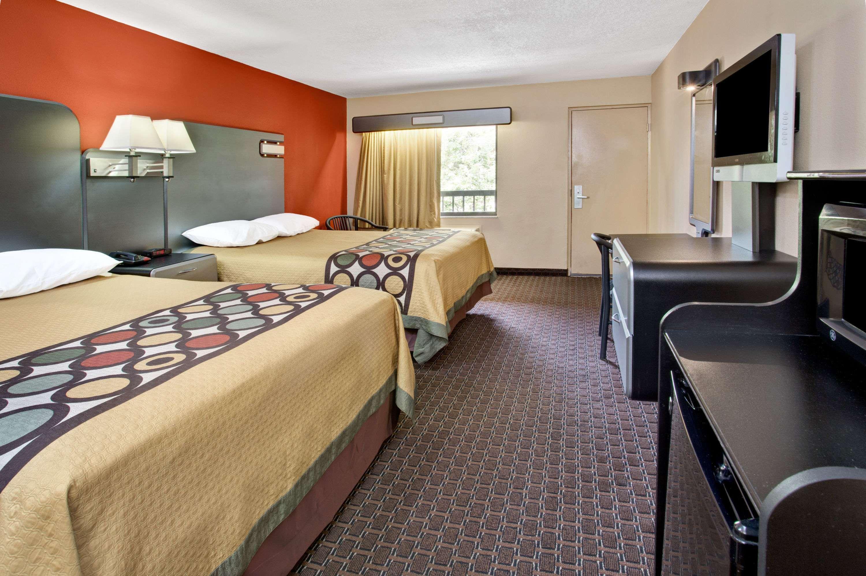 Super 8 by Wyndham Kissimmee/Maingate/Orlando Area — photo 5