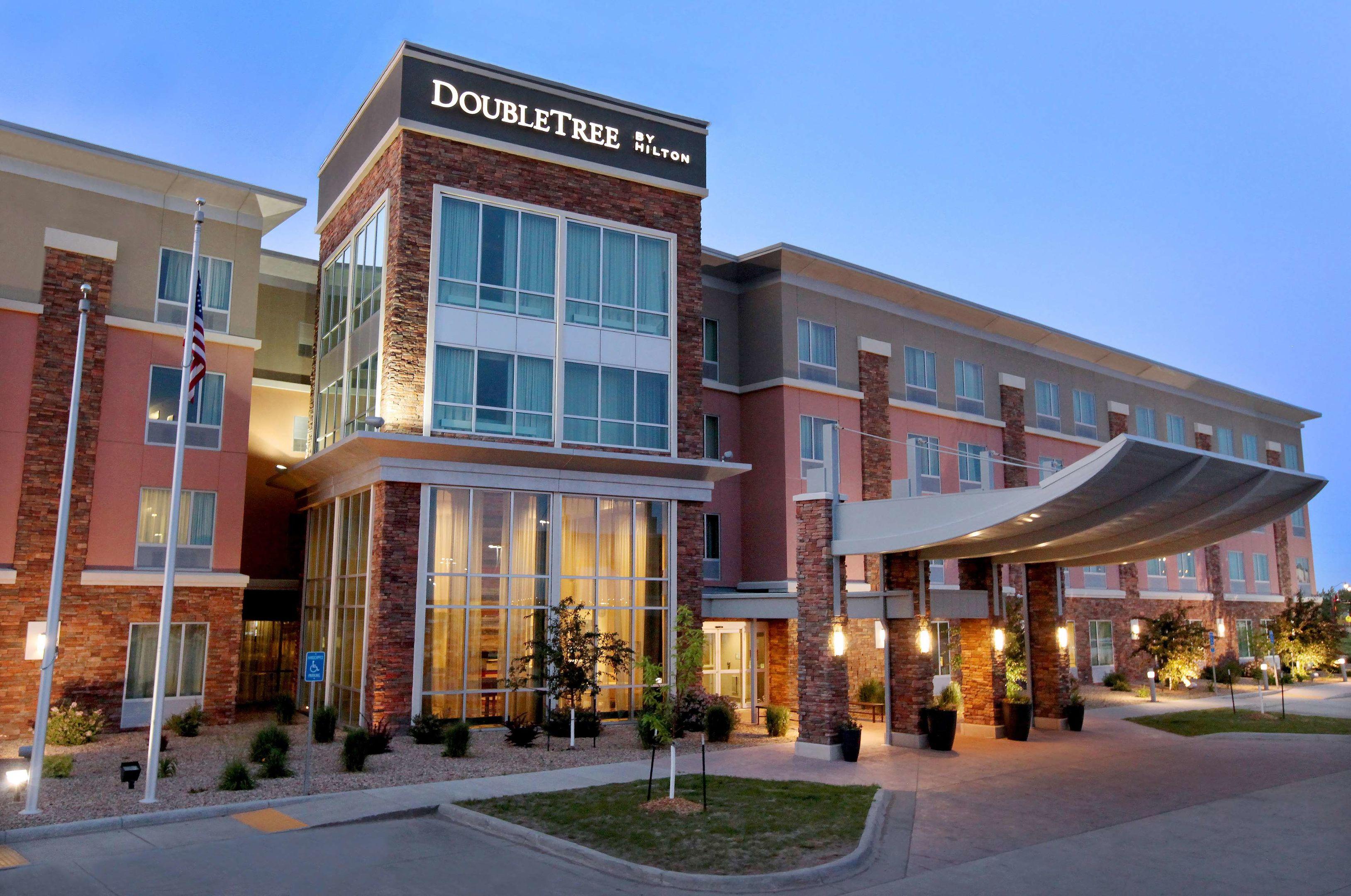 DoubleTree by Hilton West Fargo