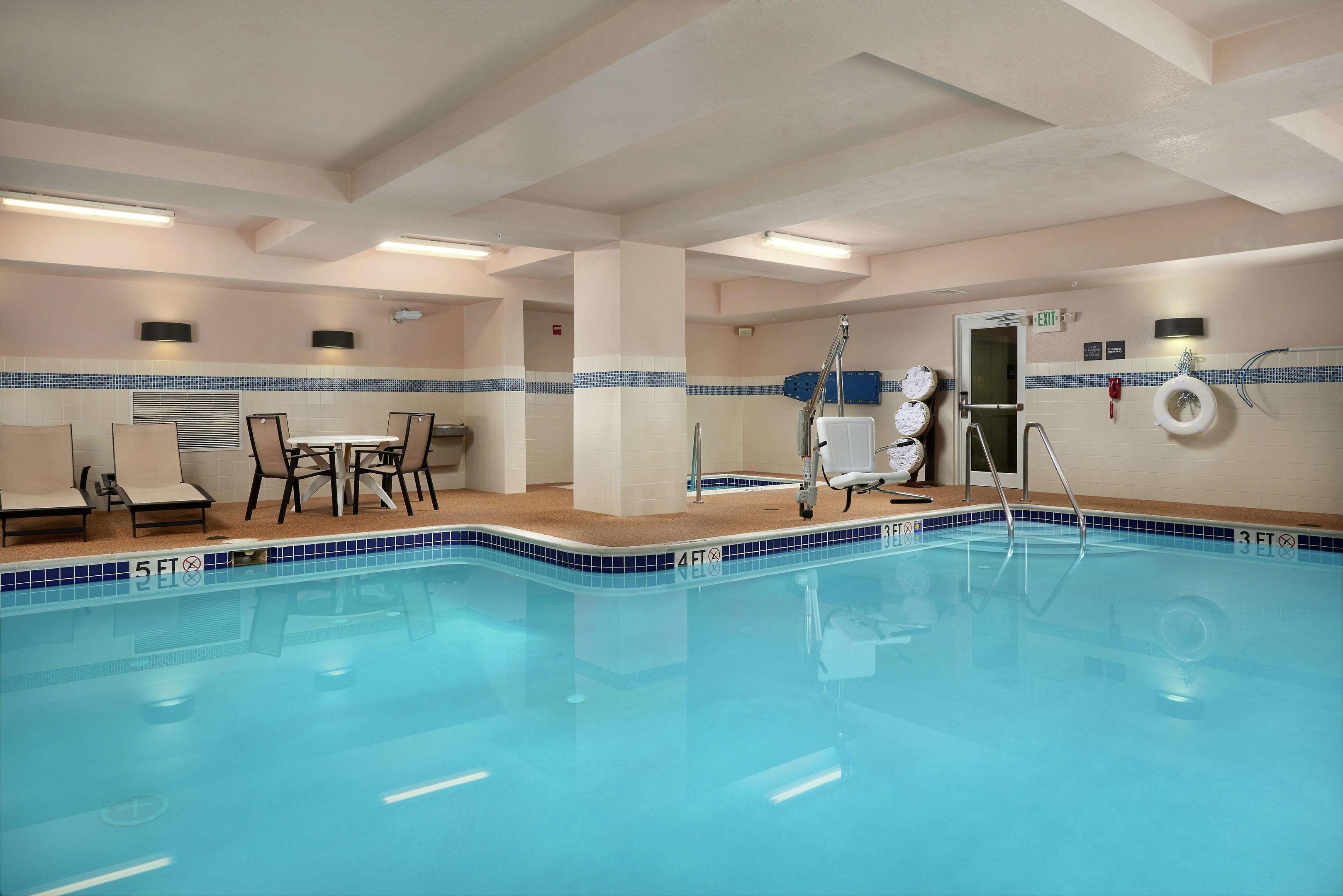 Hampton Inn & Suites Canton — photo 5