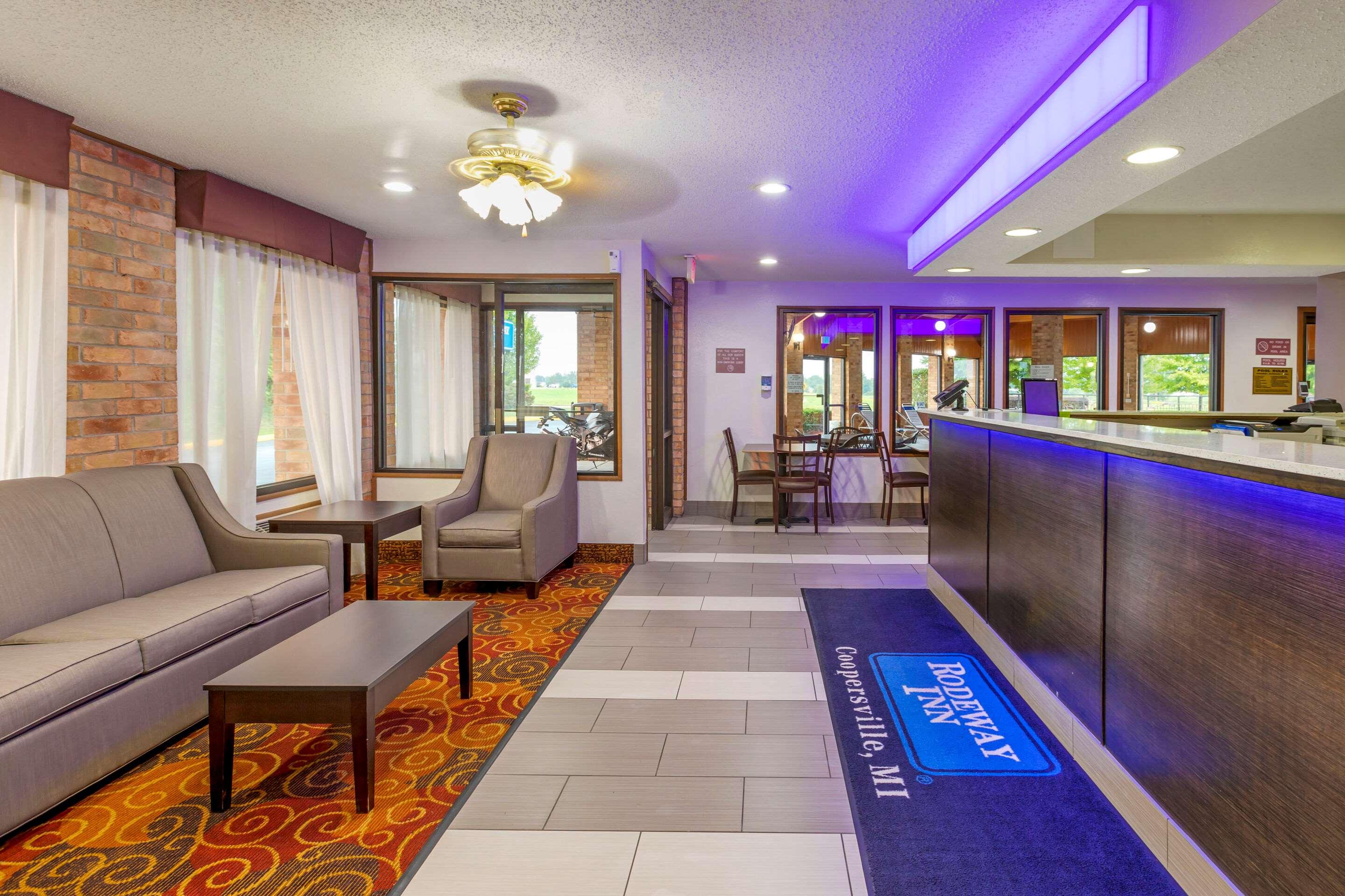 Rodeway Inn — photo 4