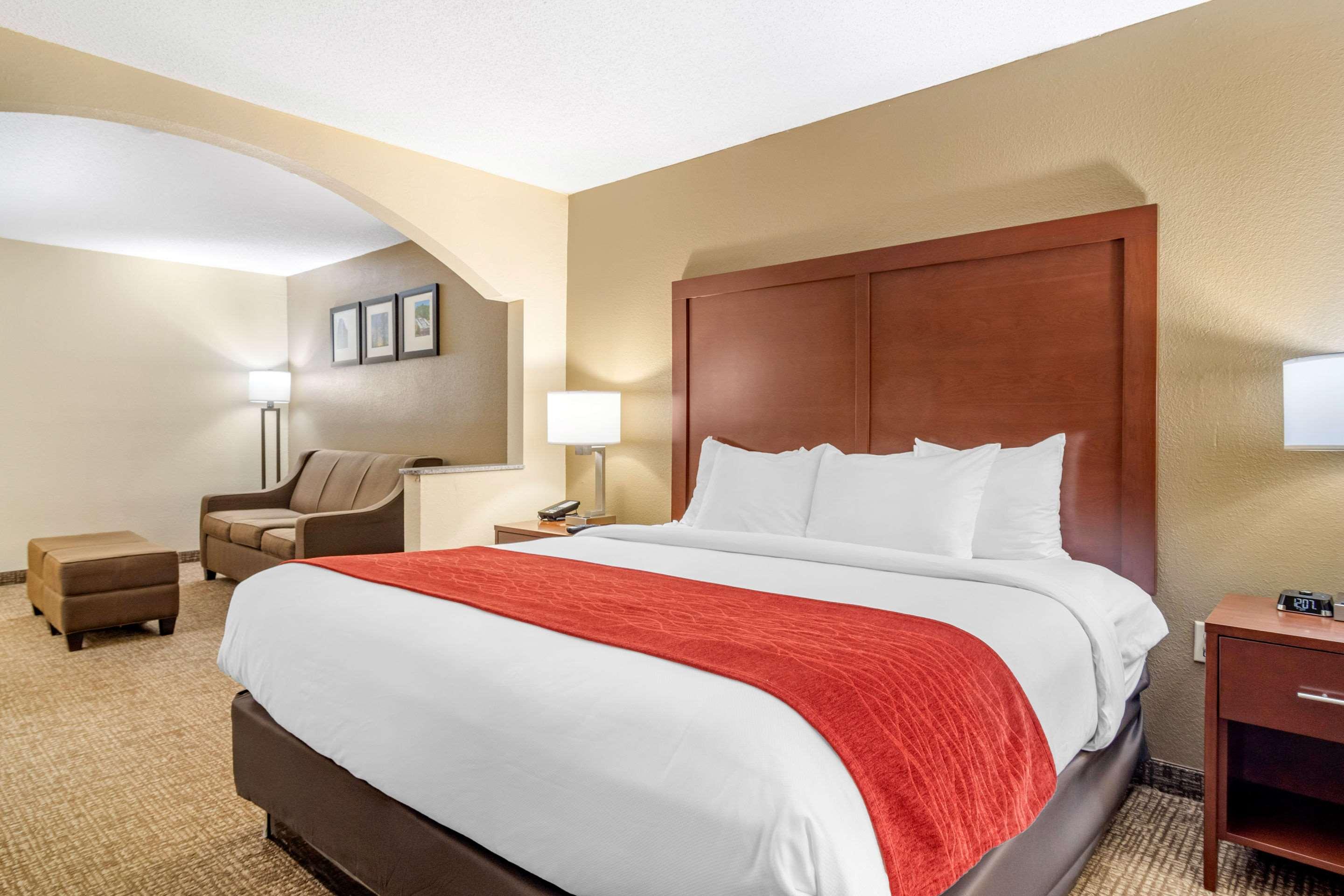 Comfort Inn & Suites North — photo 5