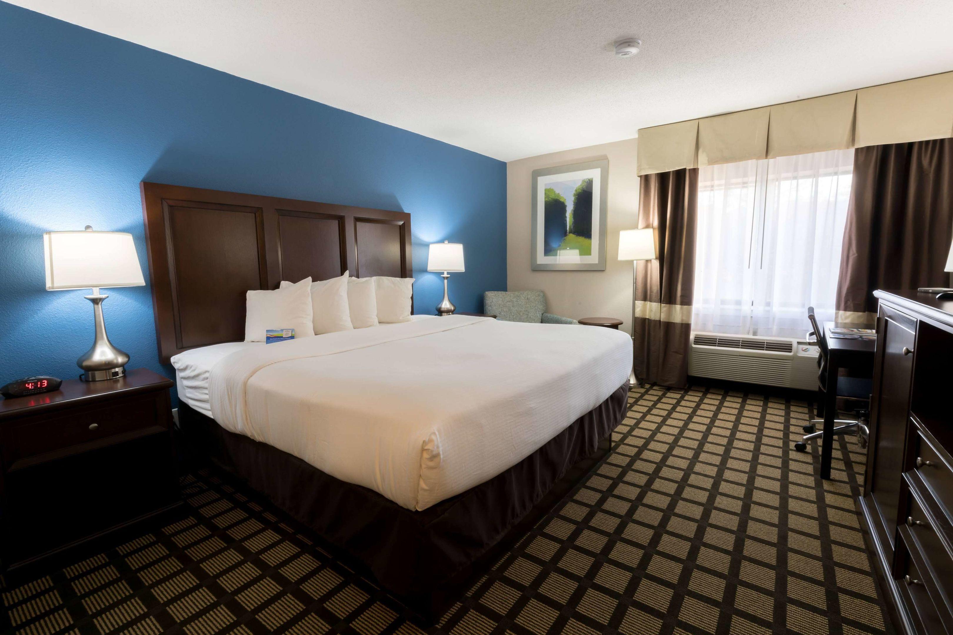 Baymont Inn & Suites Detroit Airport/Romulus — photo 4