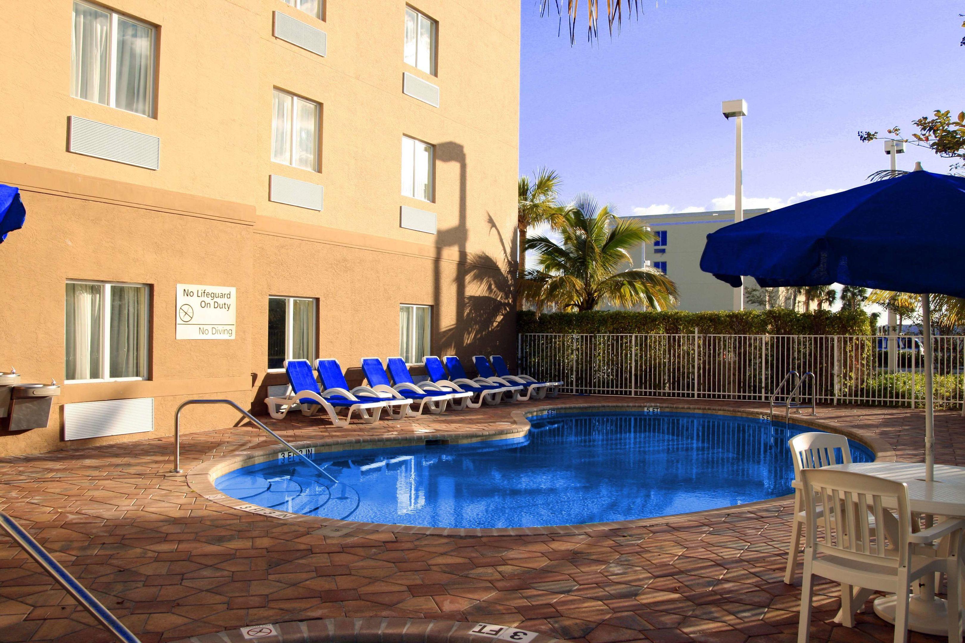 Hampton Inn & Suites Ft. Pierce — photo 5