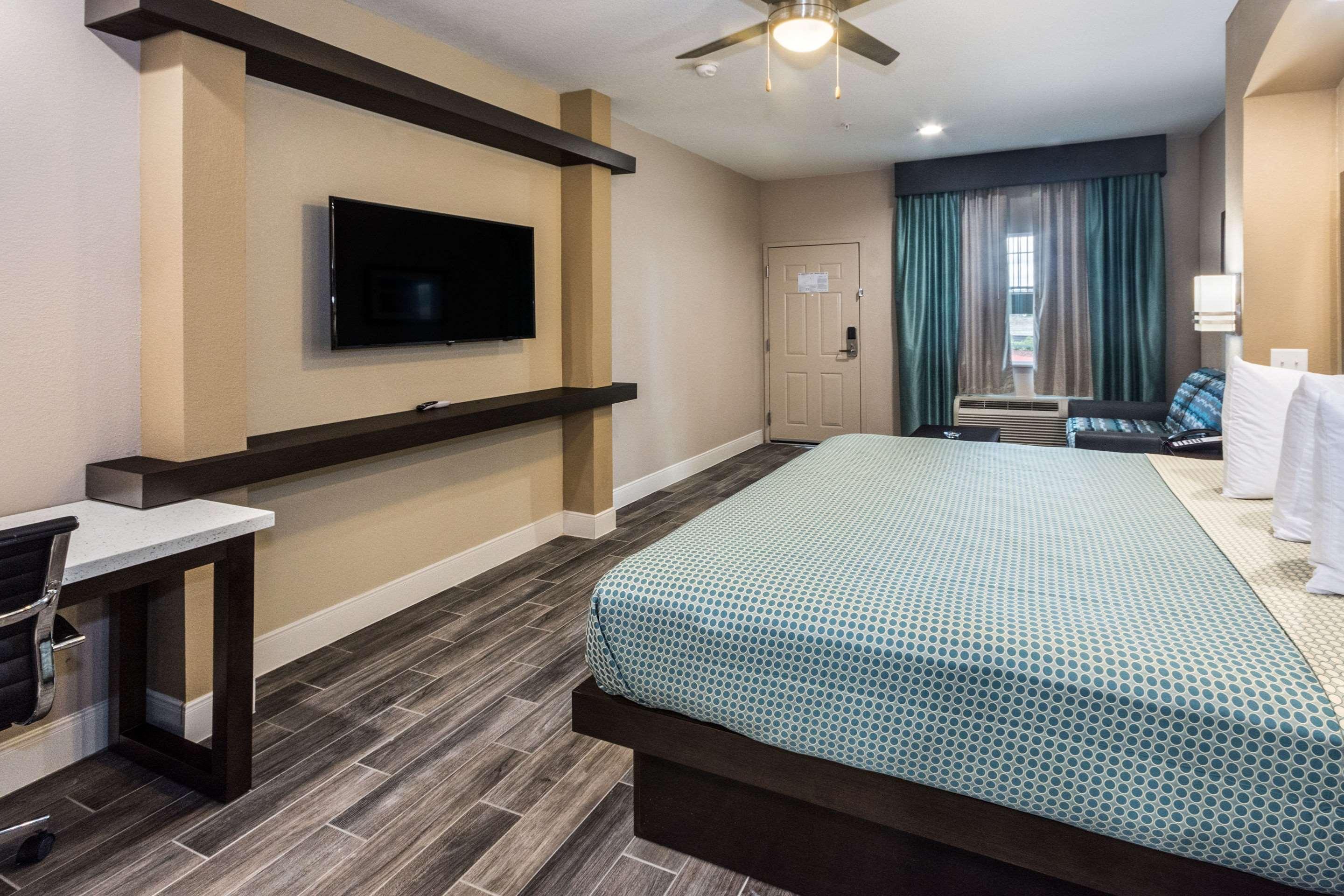 Budget Host Inn Houston Nortwest Cypress-Fairbanks — photo 4