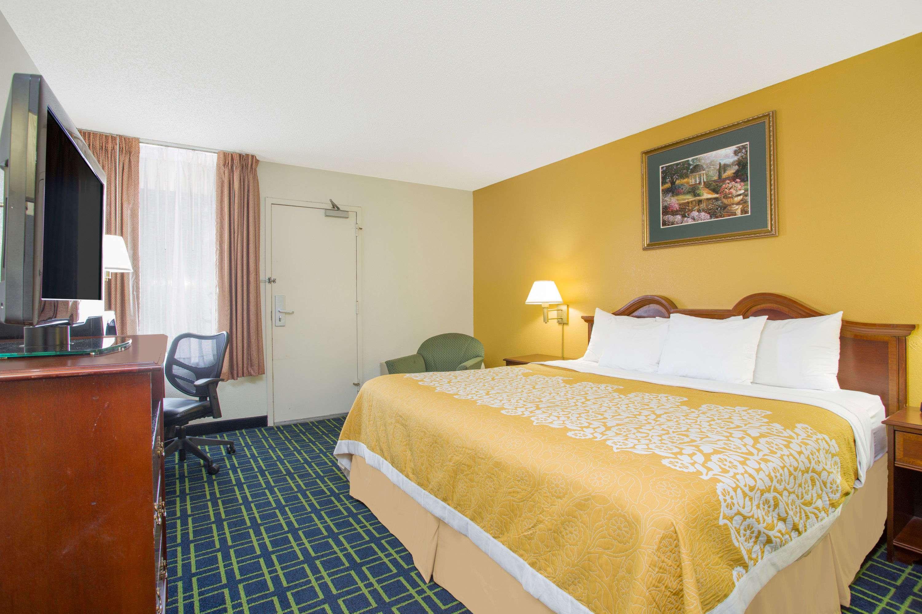 Days Inn Greenville — photo 3