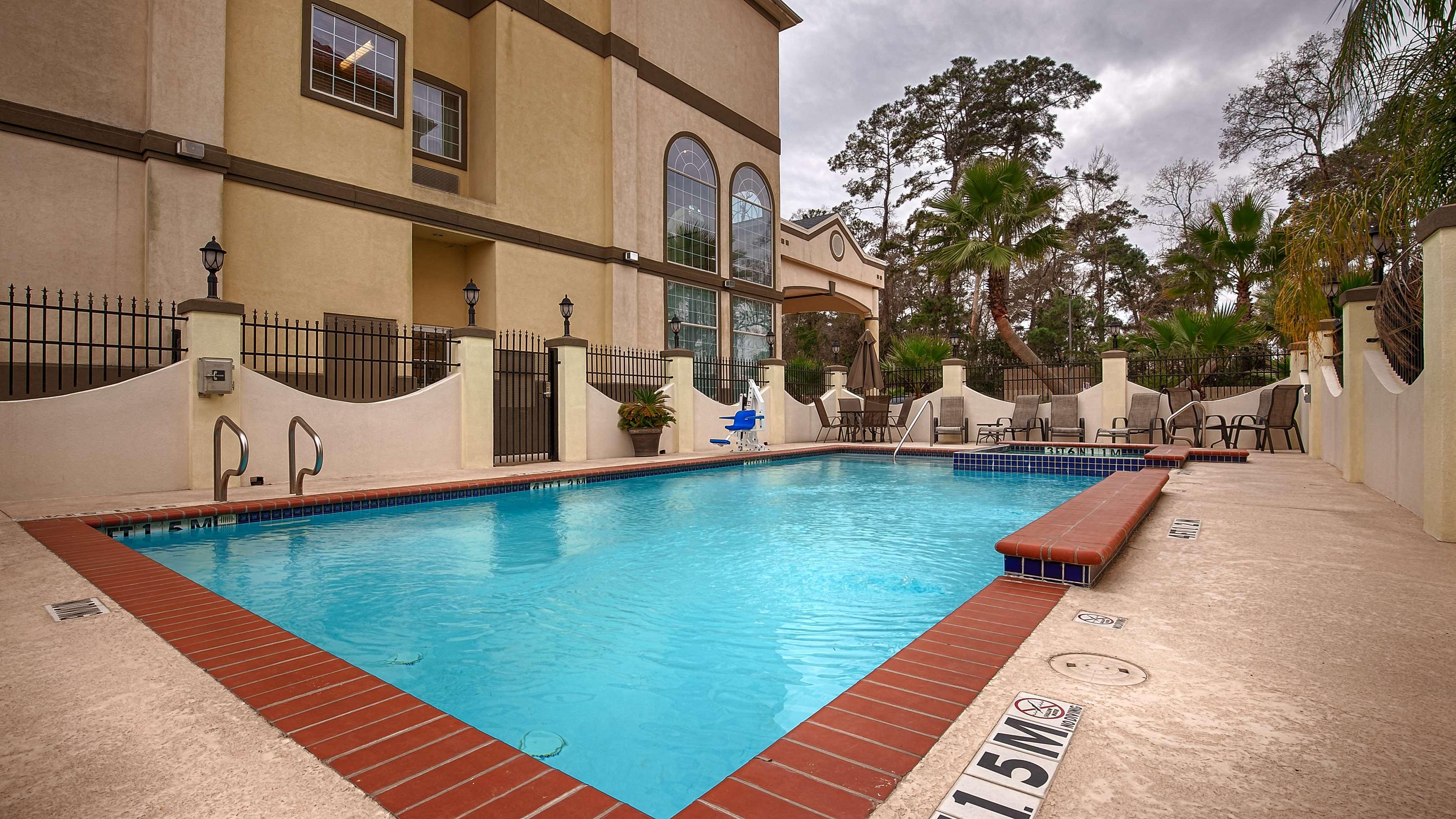 Best Western Plus New Caney Inn & Suites — photo 4