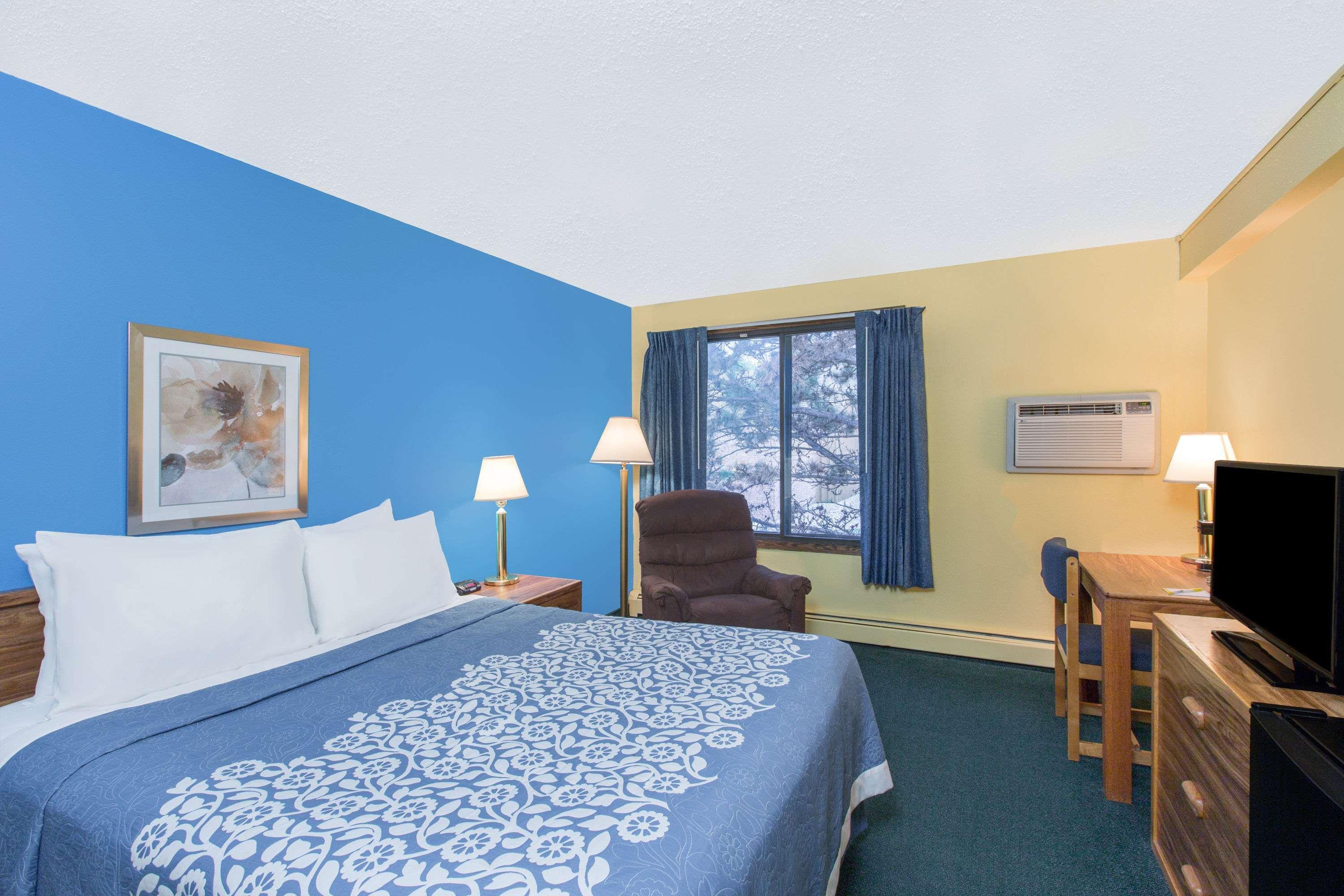 Days Inn by Wyndham Sioux Falls Empire — photo 4