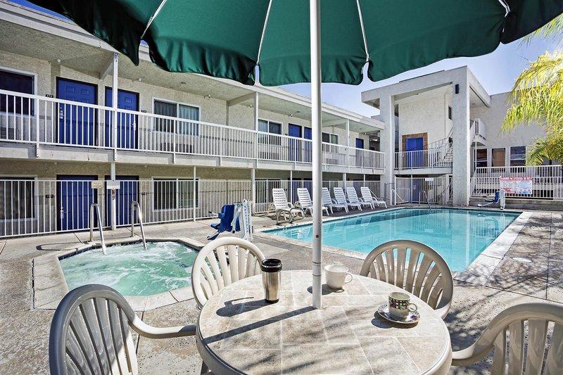 Motel 6 Newport Beach — photo 4