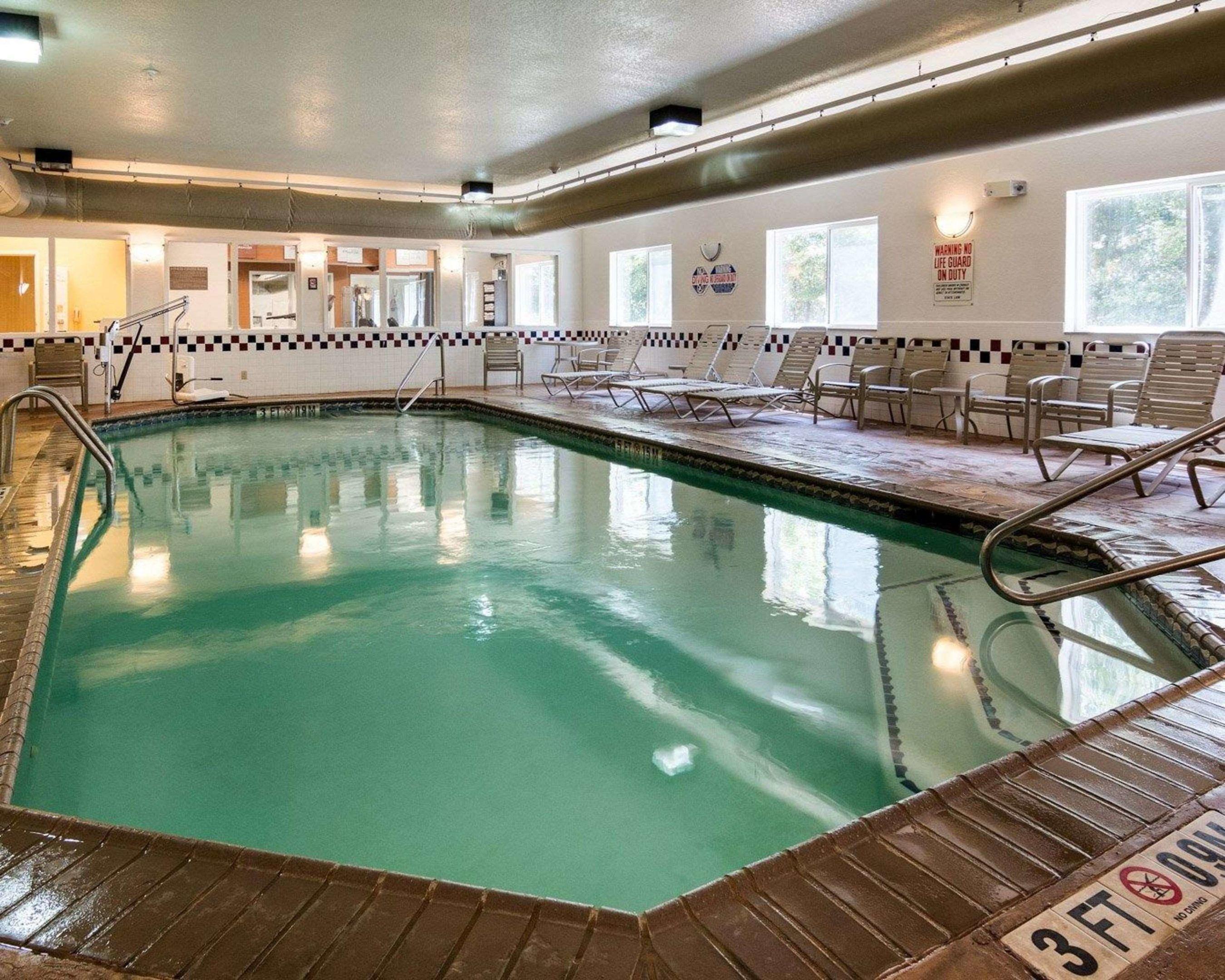 Comfort Suites — photo 5