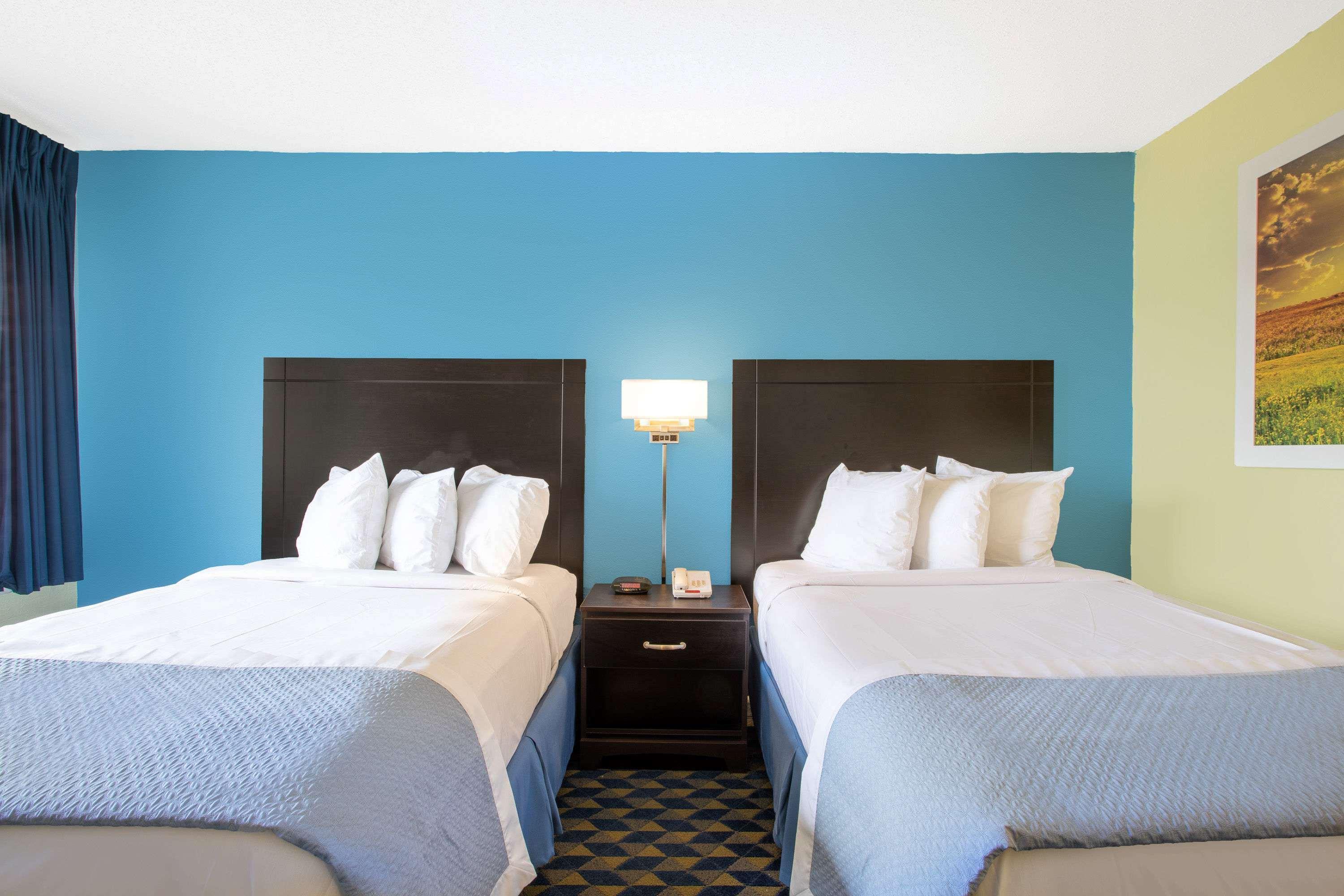 Days Inn Wrightstown — photo 5