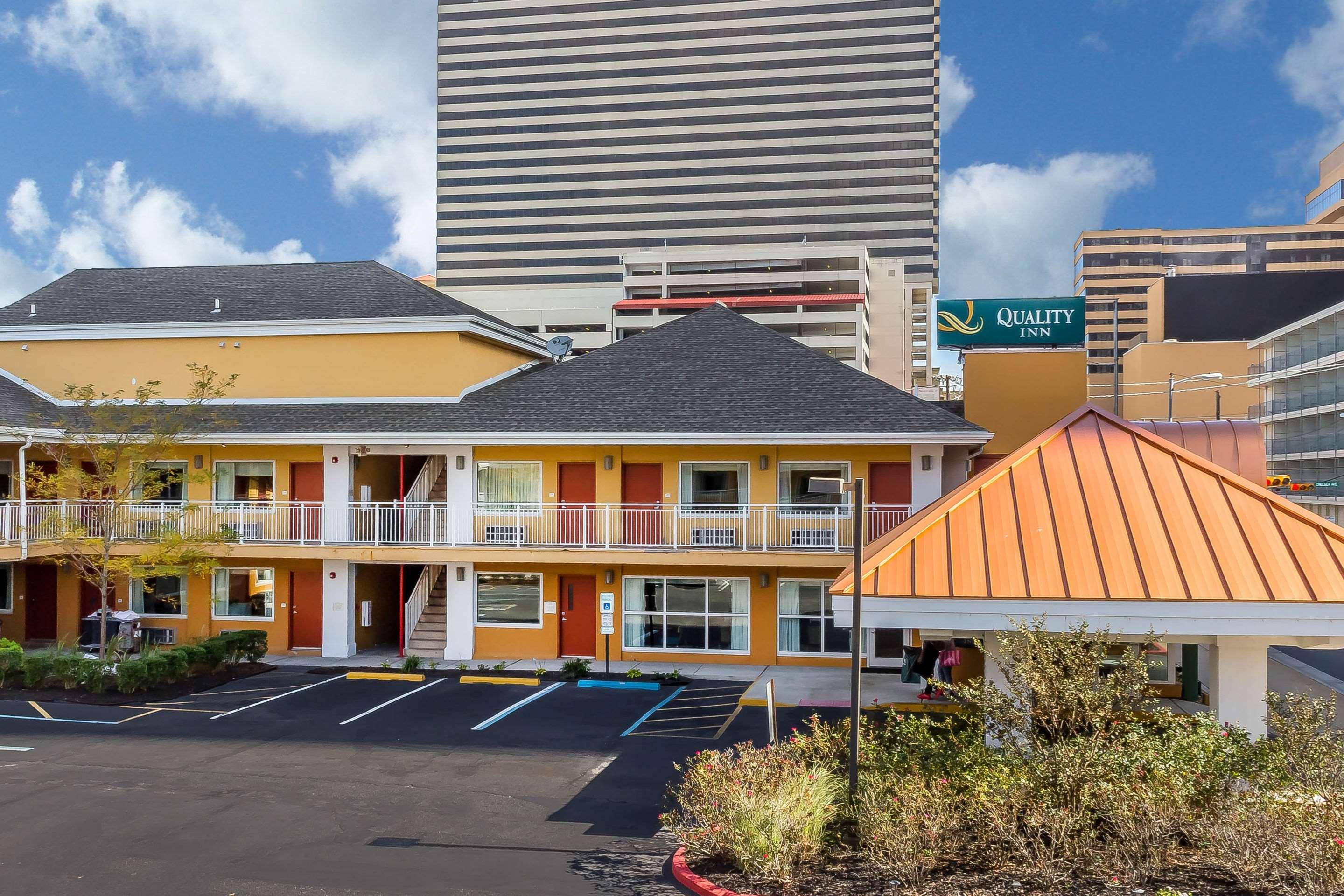 Quality Inn Flamingo — photo 4