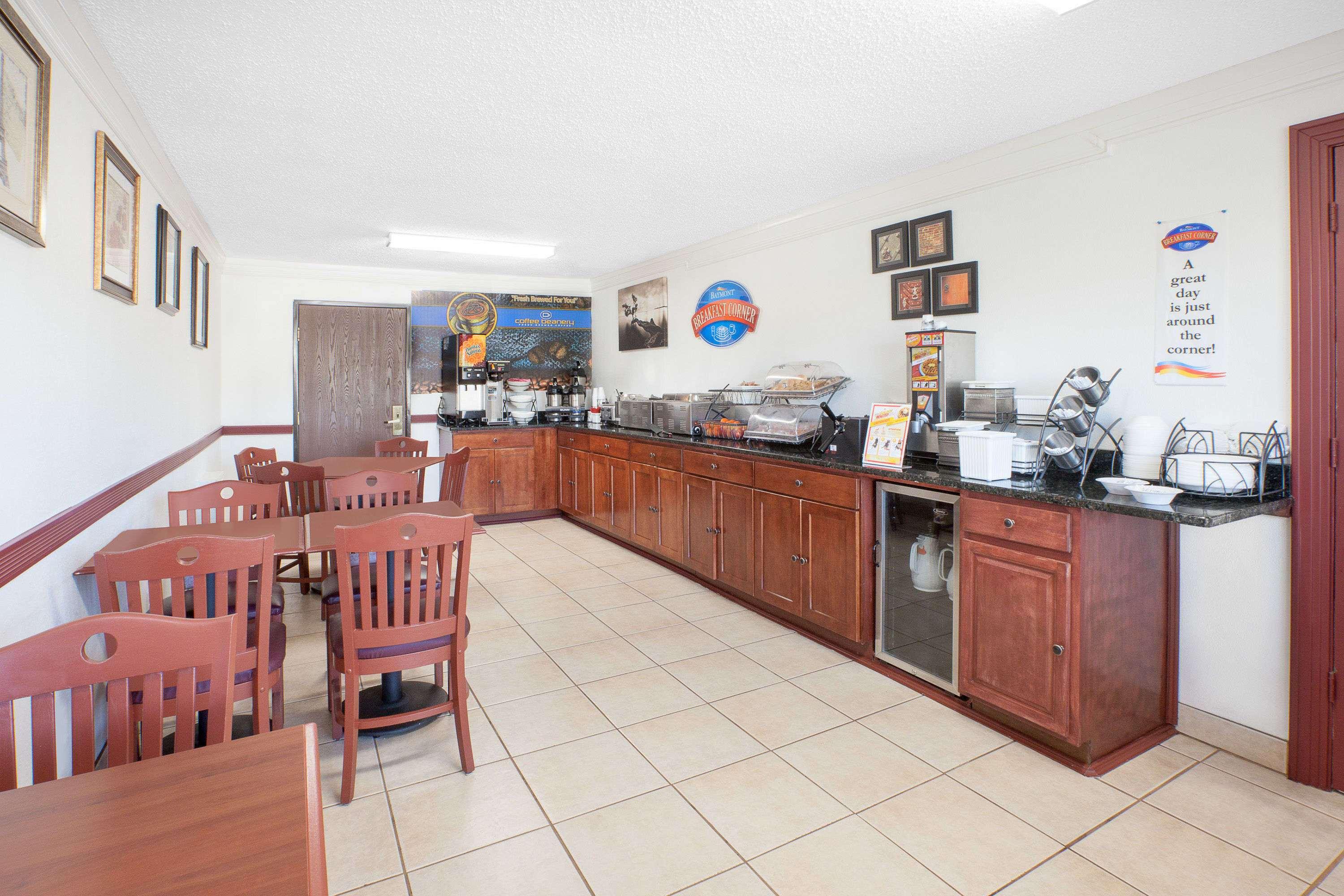 Baymont Inn & Suites Port Huron — photo 4