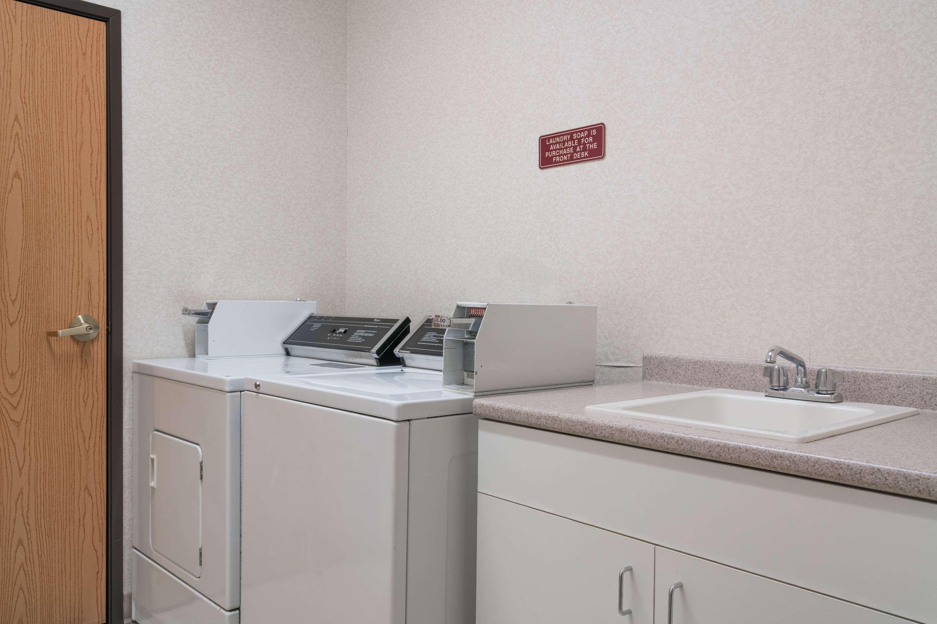 Travelodge & Suites by Wyndham Fargo/Moorhead — photo 5