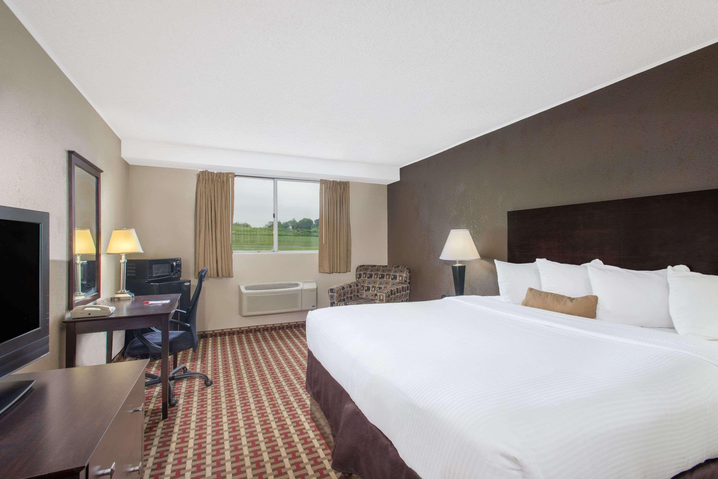 Ramada by Wyndham Whitehall/Allentown — photo 4
