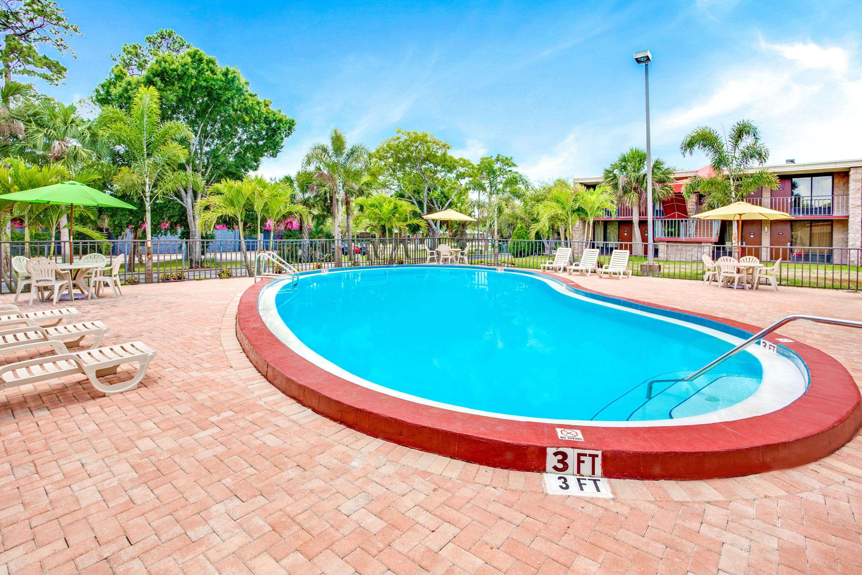 Days Inn Bradenton - Near the Gulf — photo 4