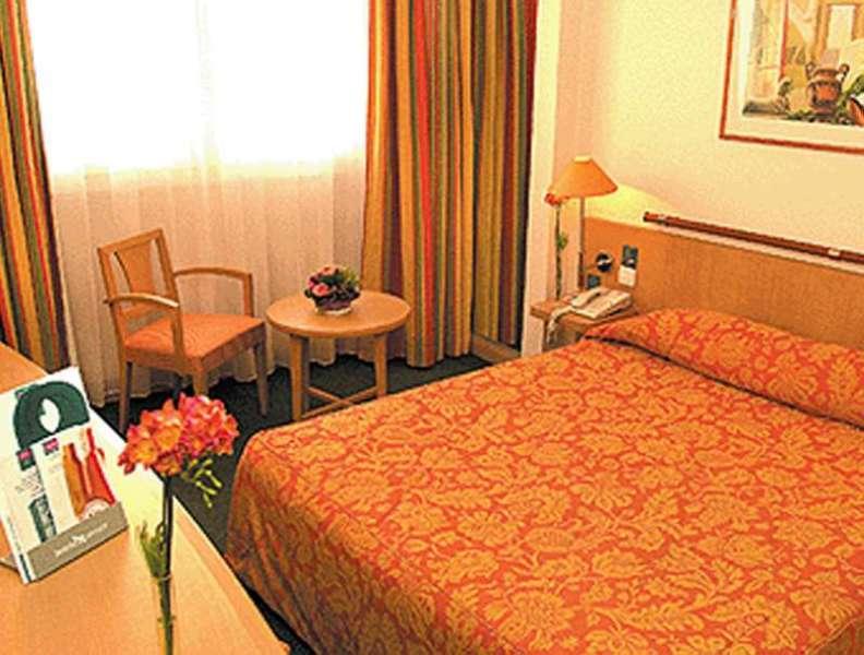 Mercure Paris La Defense Hotel — photo 4