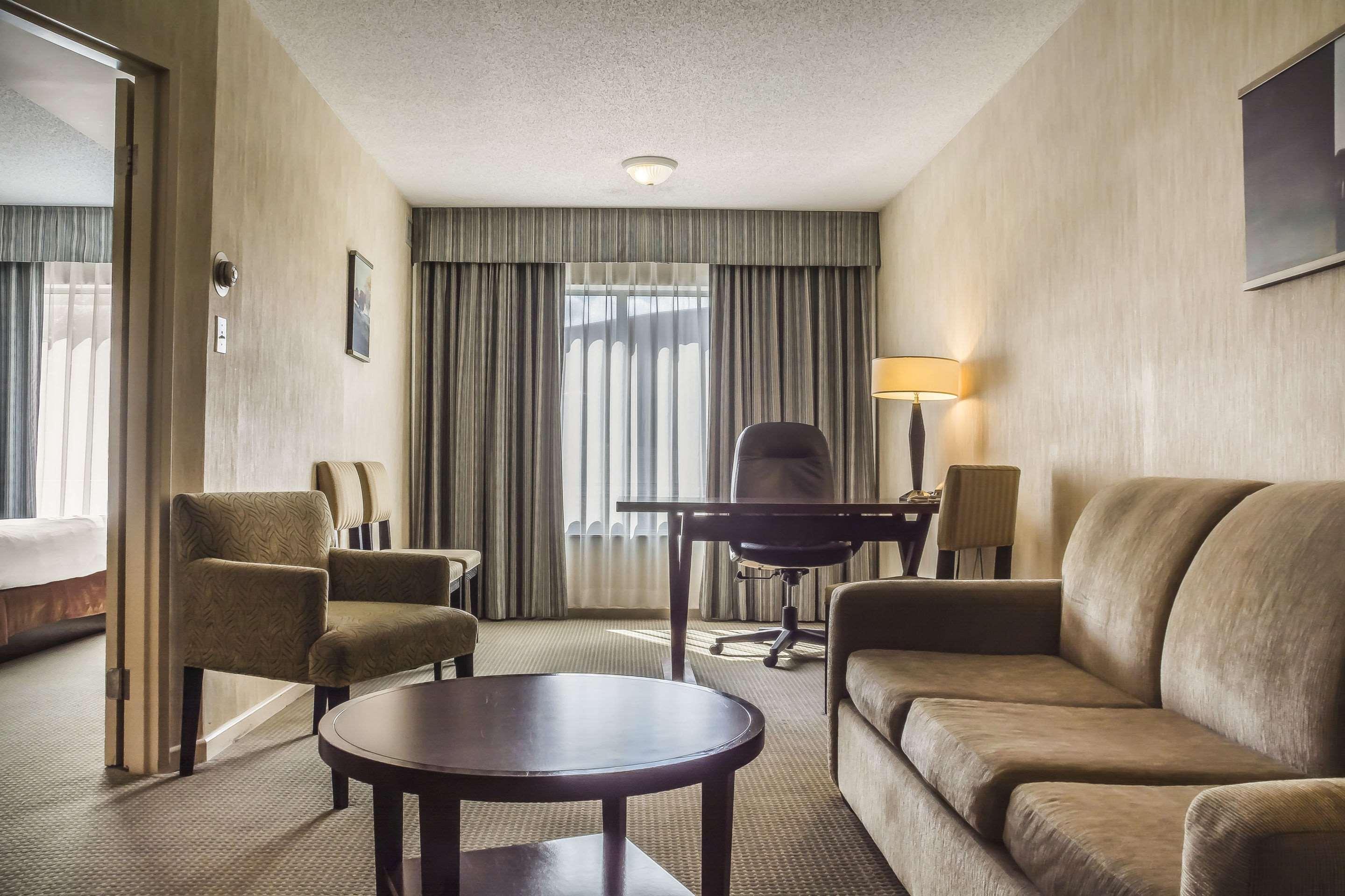 Quality Suites London — photo 5